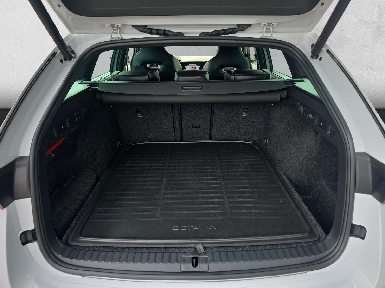 SKODA Octavia Combi 2.0 TDI RS 4x4 DSG (CH)-image-10