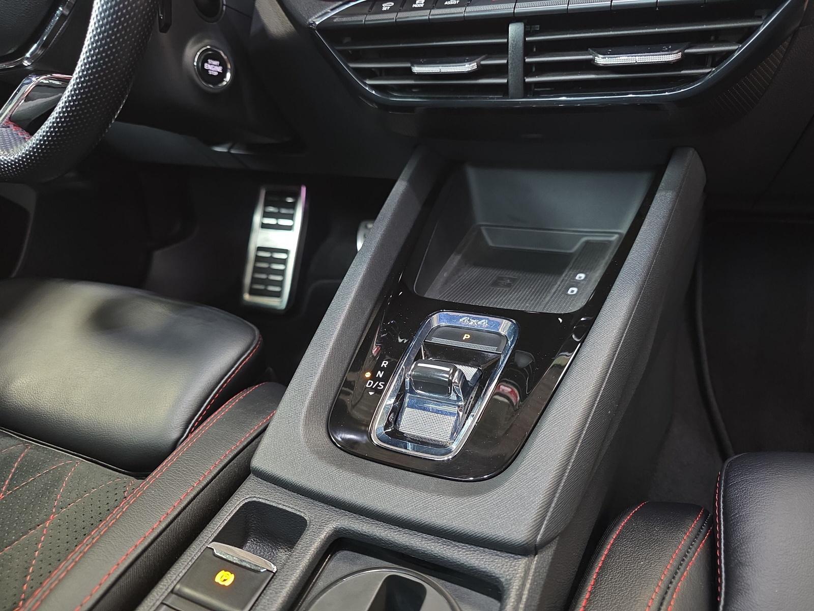 SKODA Octavia Combi 2.0 TDI RS 4x4 DSG (CH)-image-14