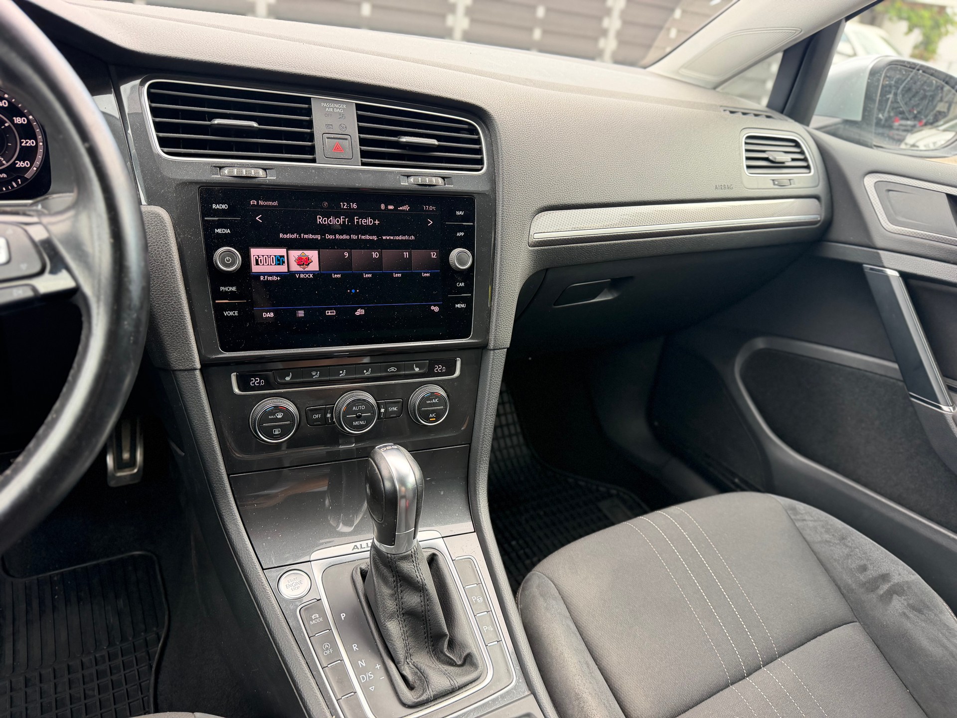 VW Golf 2.0 TDI Alltrack 4Motion DSG-image-8