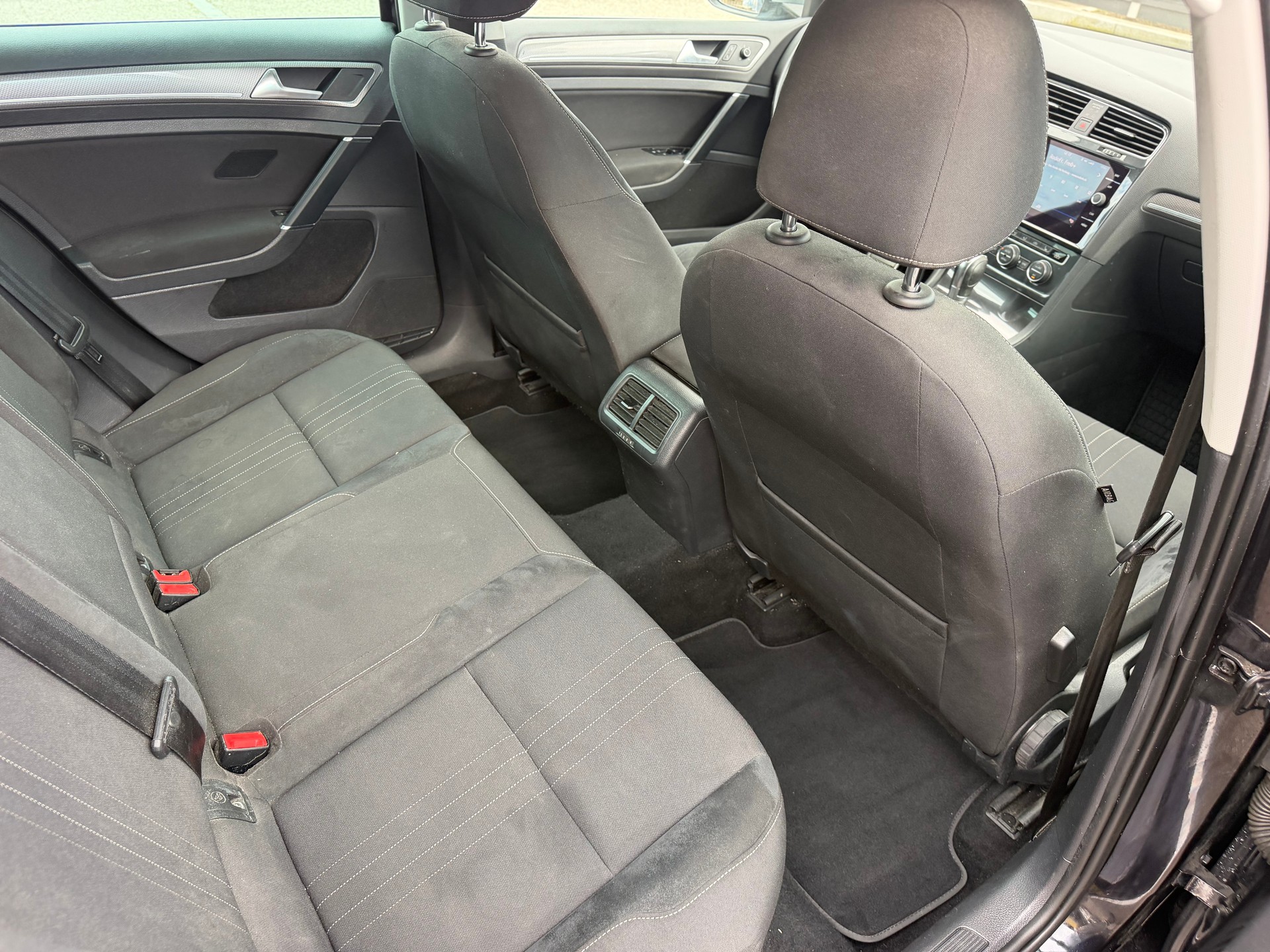 VW Golf 2.0 TDI Alltrack 4Motion DSG-image-12