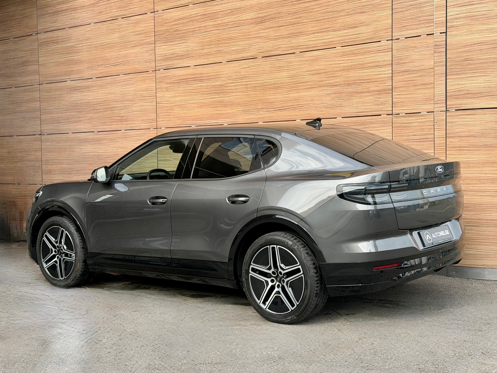 FORD Capri Elektro 77kWh Dual Extended Range Premium AWD - Magnetic Metallic -CH Fahrzeug - B&O Soundsystem --image-4