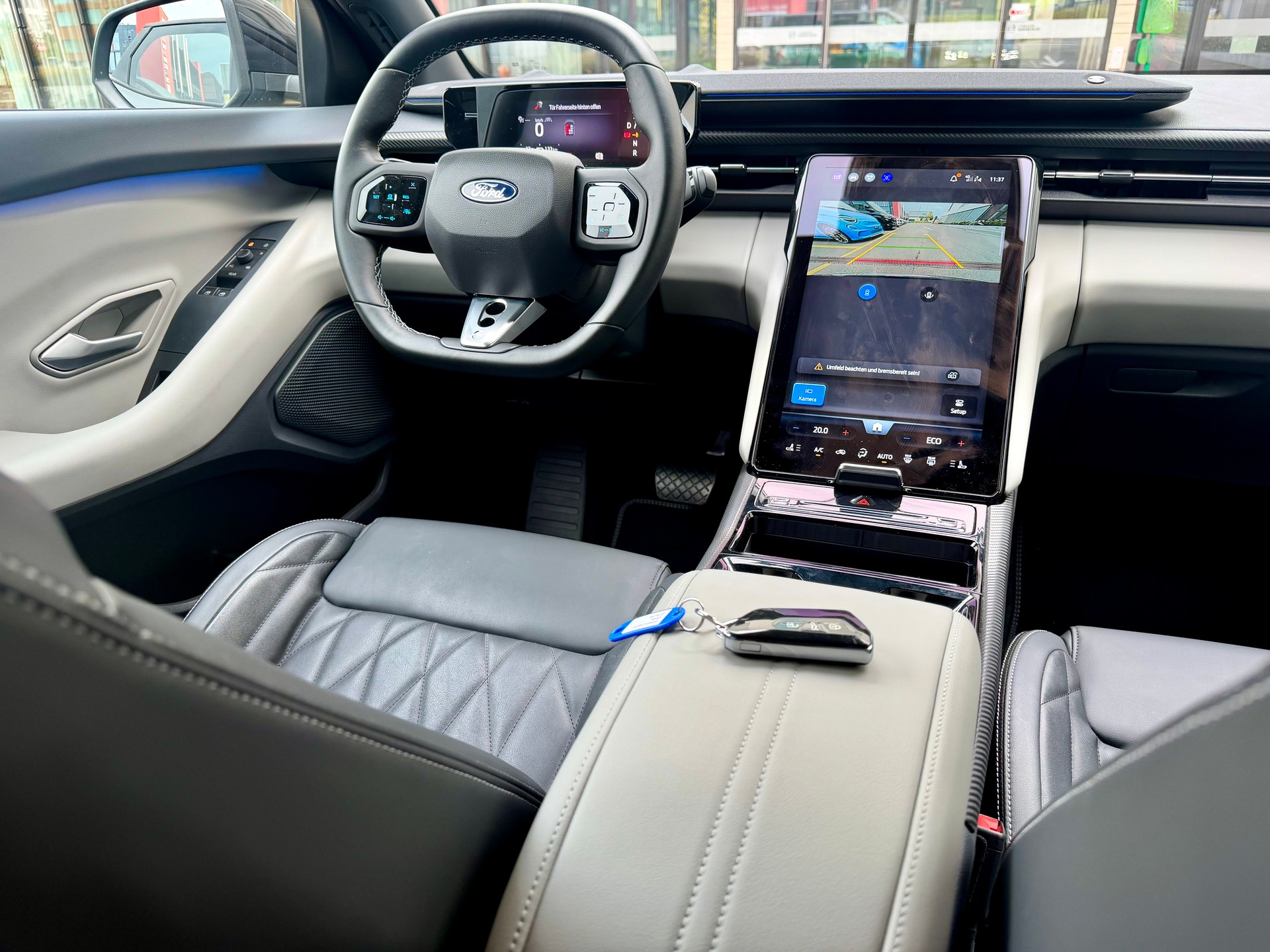FORD Capri Elektro 77kWh Dual Extended Range Premium AWD - Magnetic Metallic -CH Fahrzeug - B&O Soundsystem --image-12