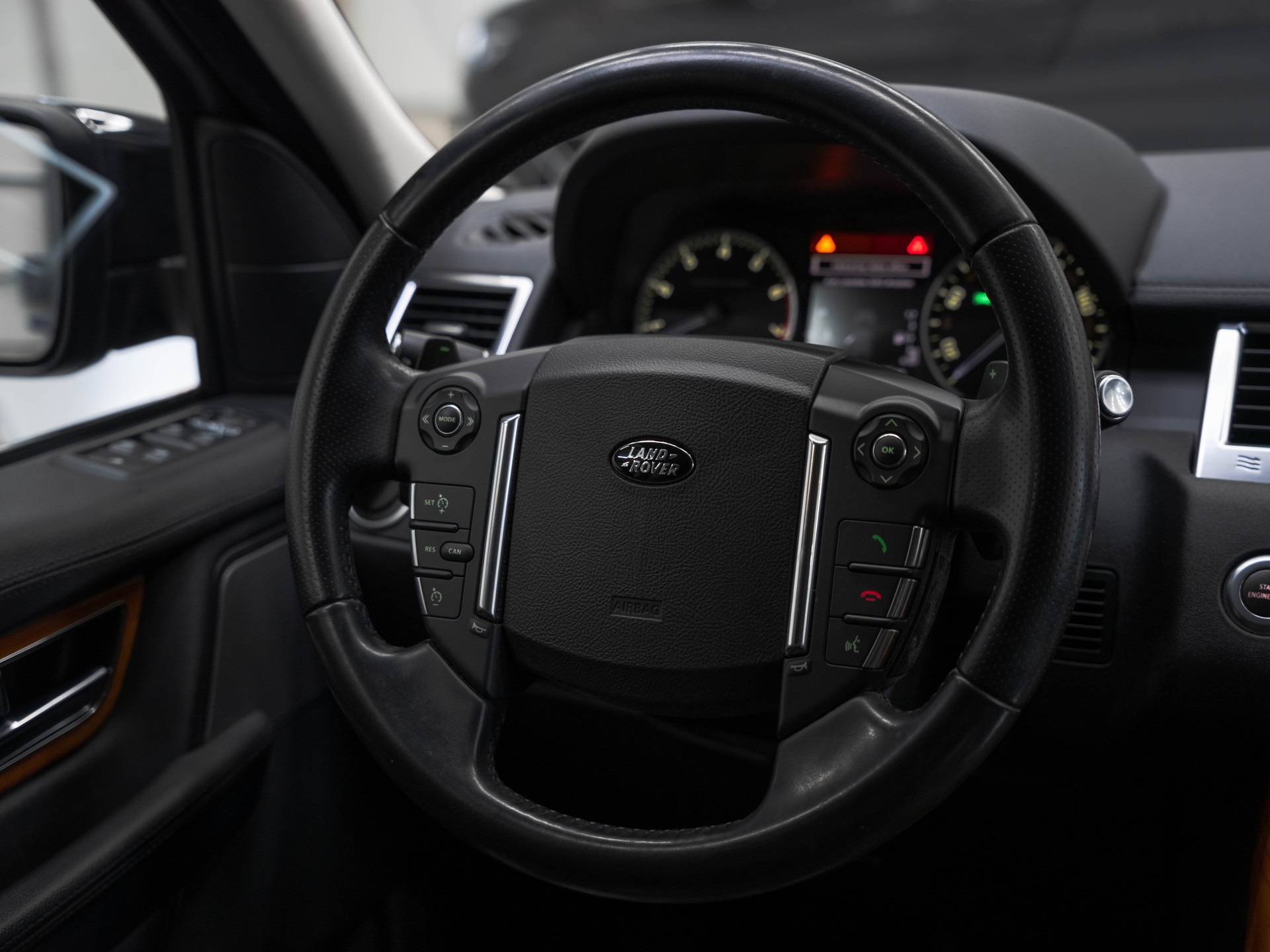 LAND ROVER Range Rover Sport 5.0 V8 SC Automatic-image-21