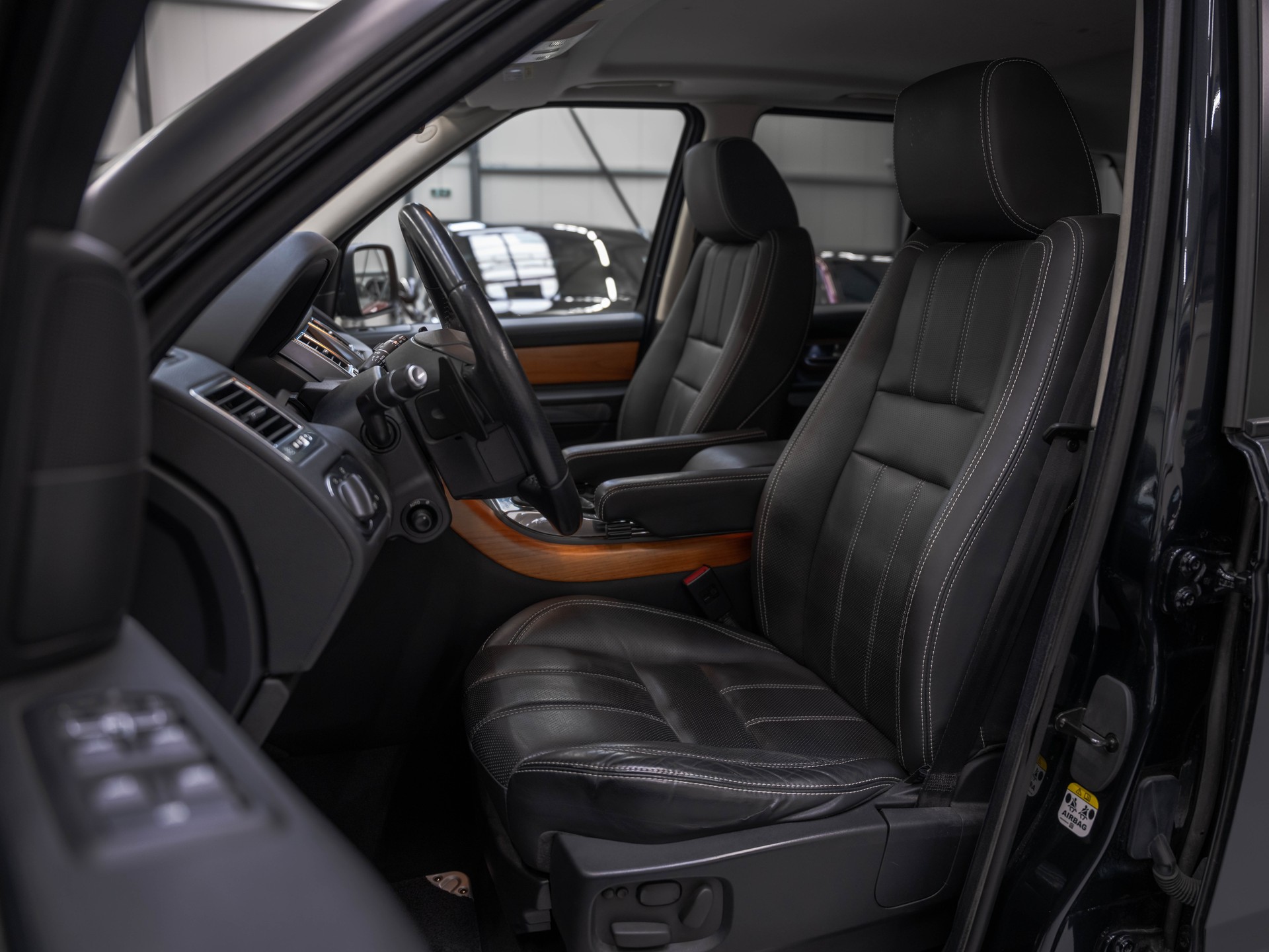 LAND ROVER Range Rover Sport 5.0 V8 SC Automatic-image-9