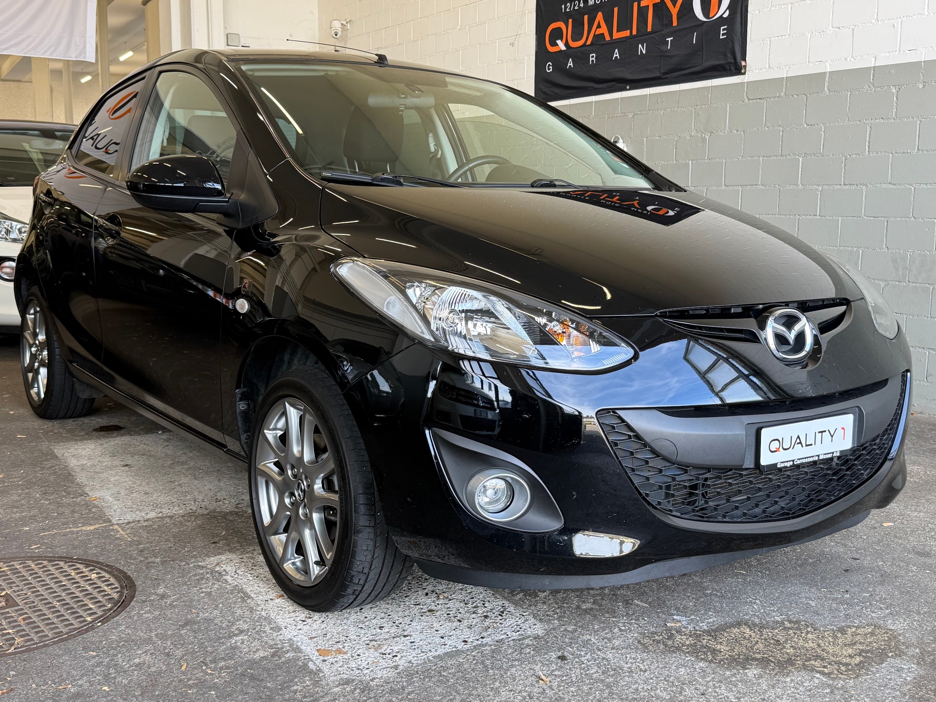 MAZDA 2 1.3i 16V Red