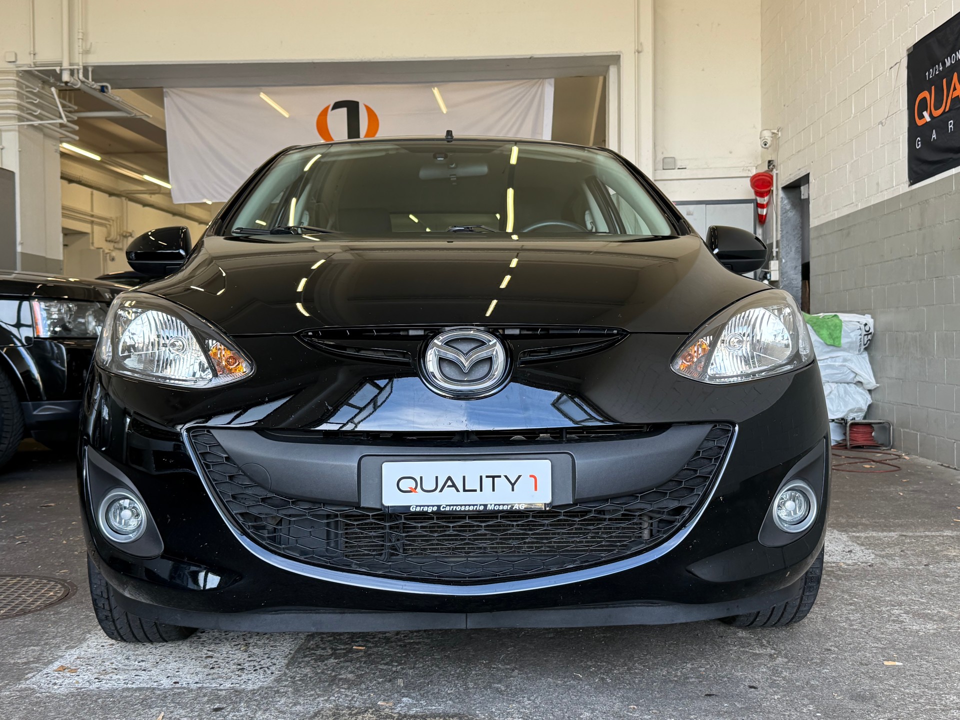 MAZDA 2 1.3i 16V Red-image-1