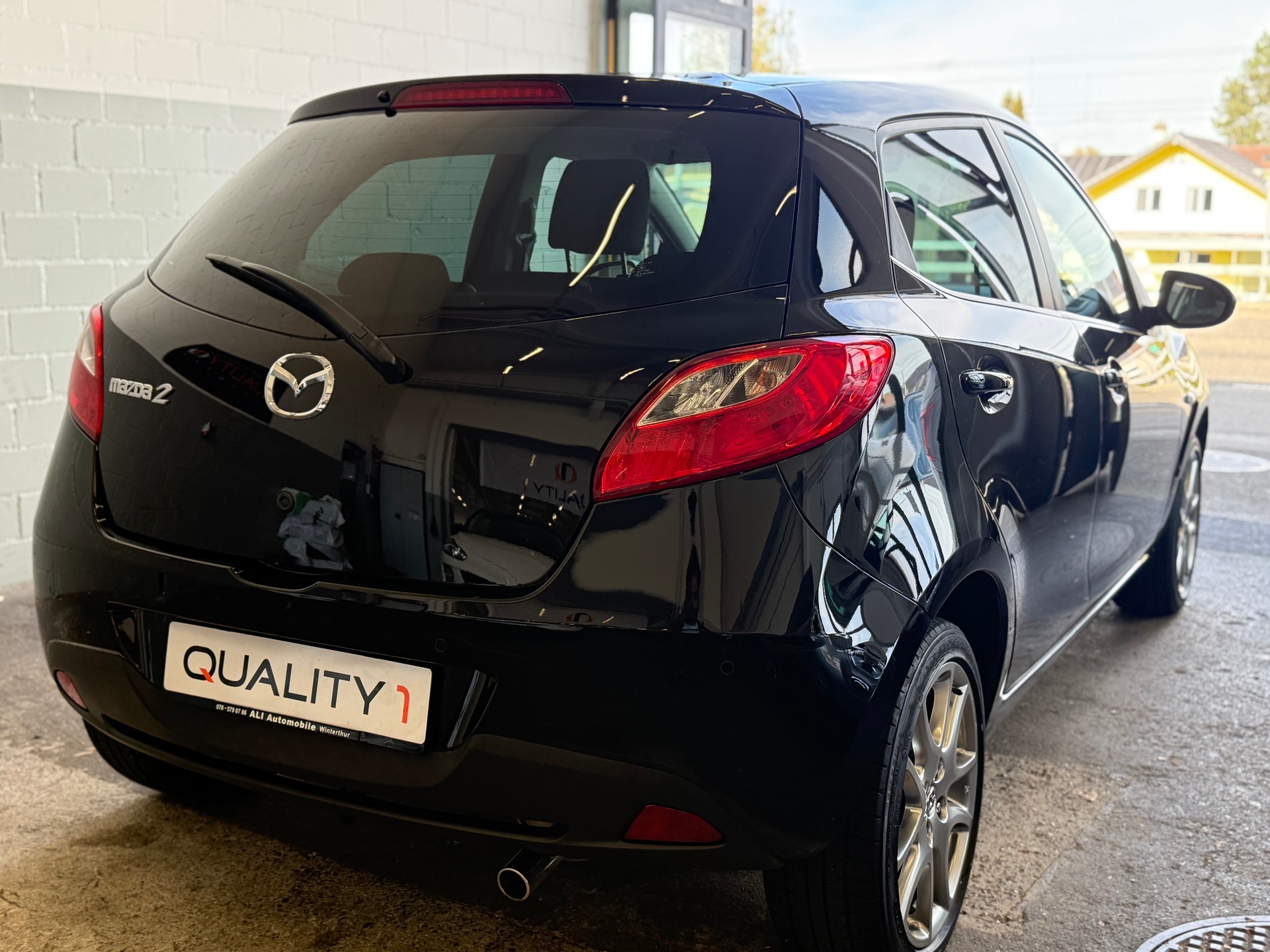 MAZDA 2 1.3i 16V Red-image-5