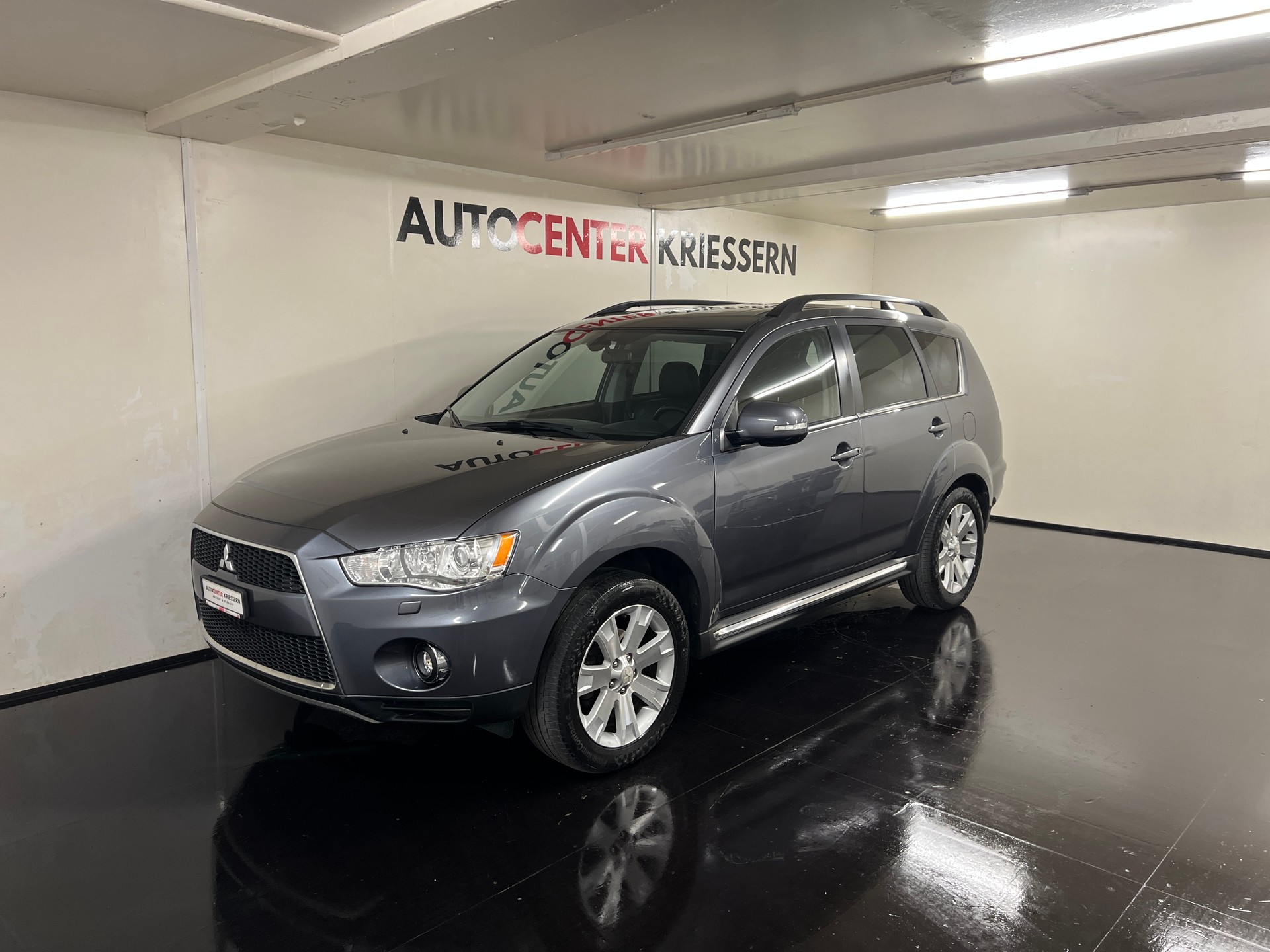 MITSUBISHI Outlander 2.2 DID Instyle 4WD TC-SST-image-0