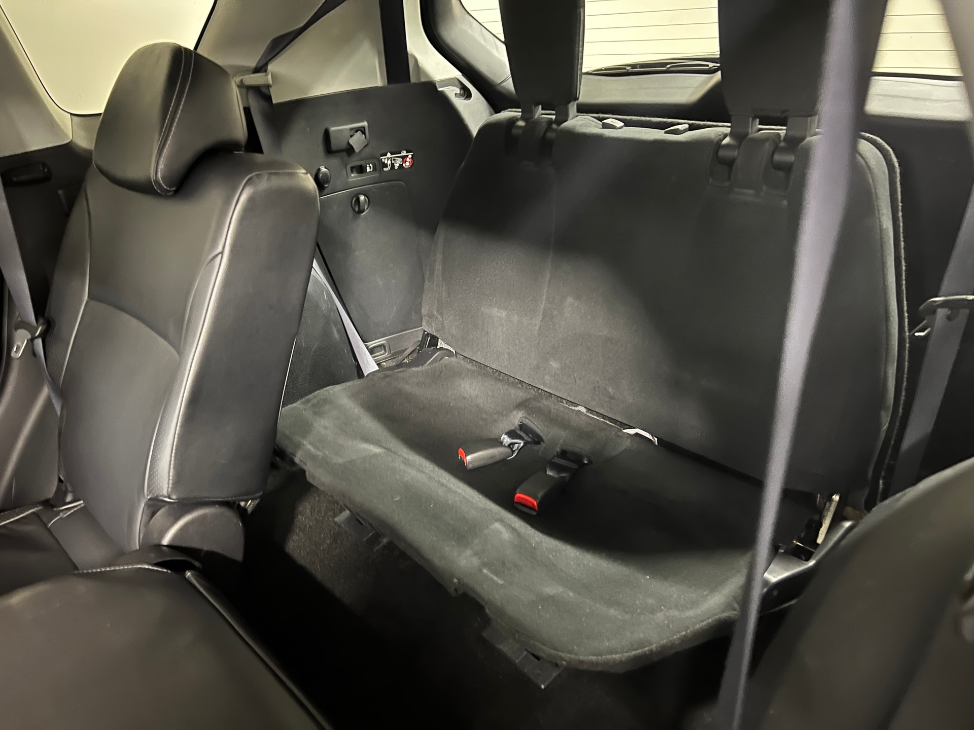MITSUBISHI Outlander 2.2 DID Instyle 4WD TC-SST-image-14
