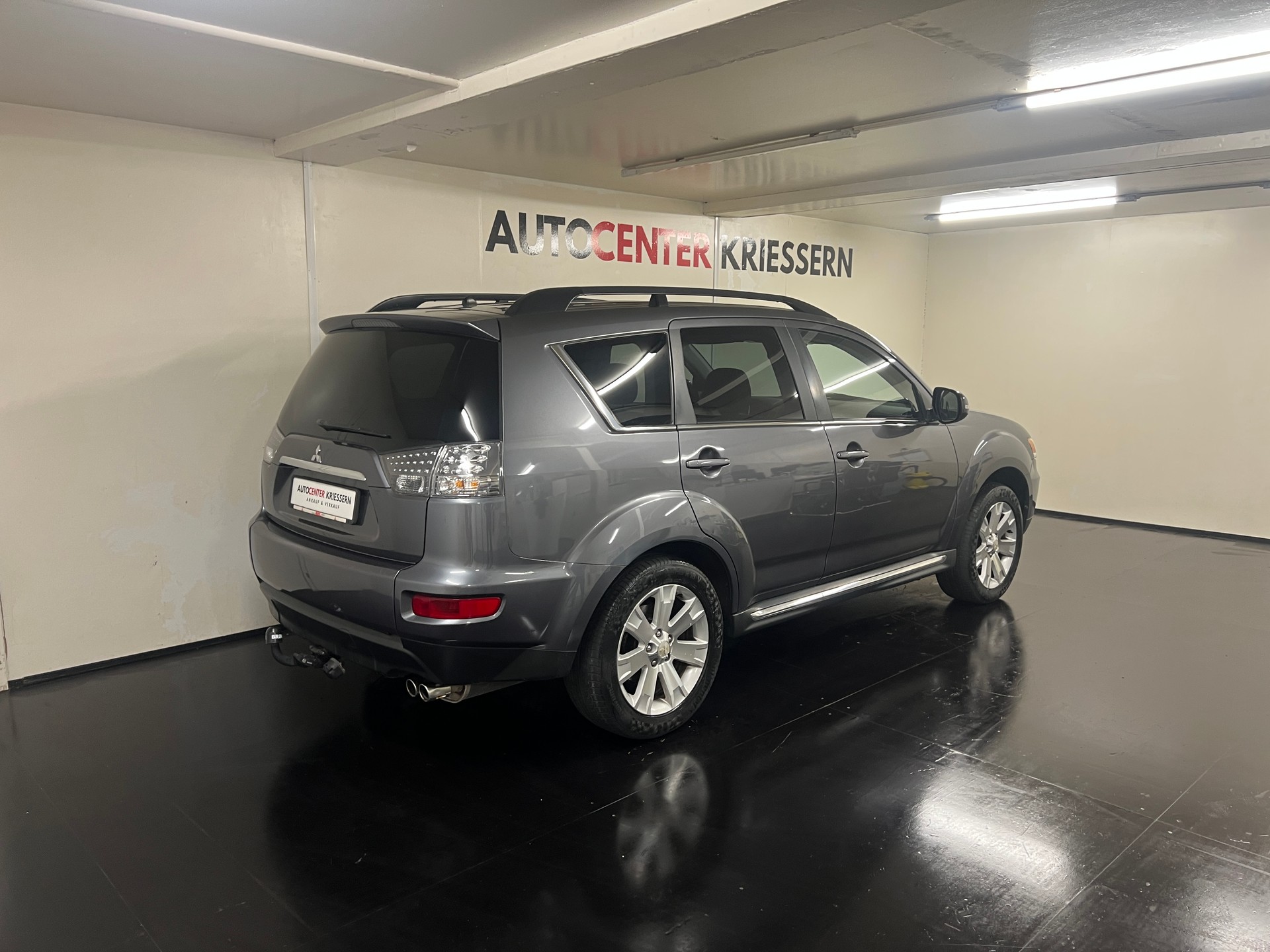 MITSUBISHI Outlander 2.2 DID Instyle 4WD TC-SST-image-4