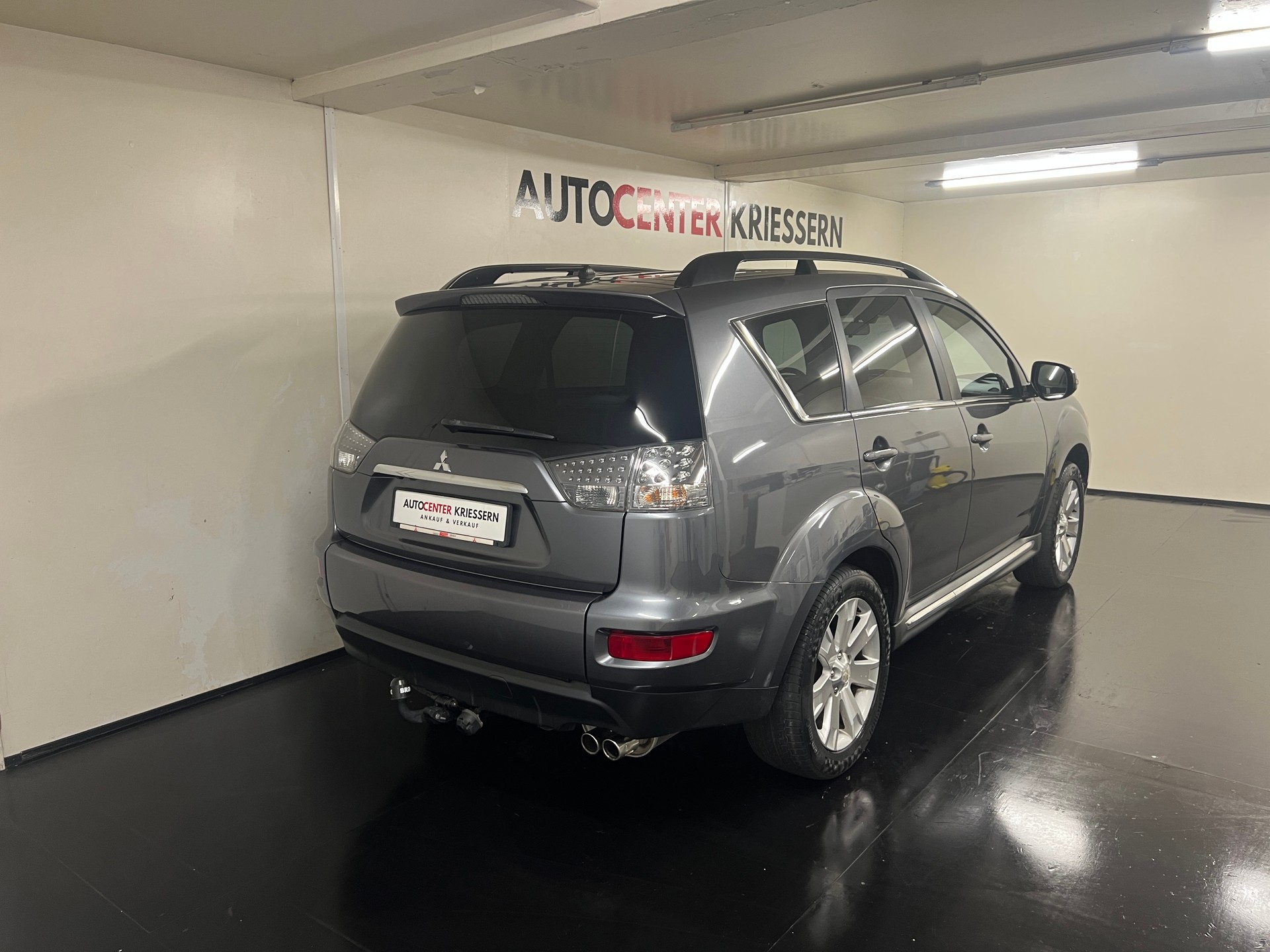 MITSUBISHI Outlander 2.2 DID Instyle 4WD TC-SST-image-5