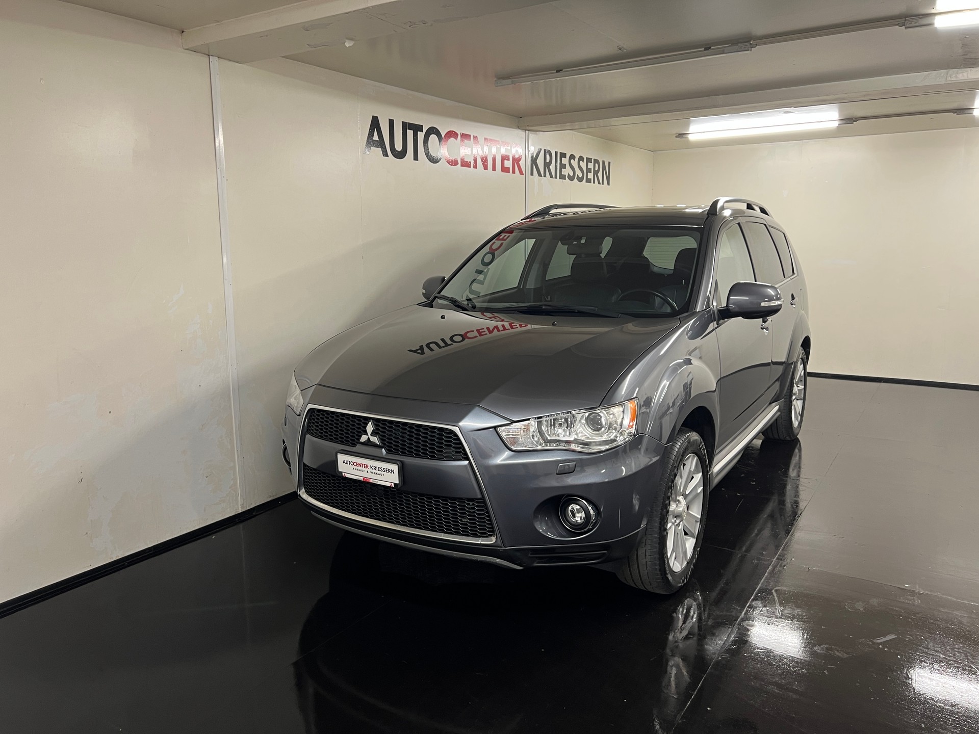 MITSUBISHI Outlander 2.2 DID Instyle 4WD TC-SST-image-1