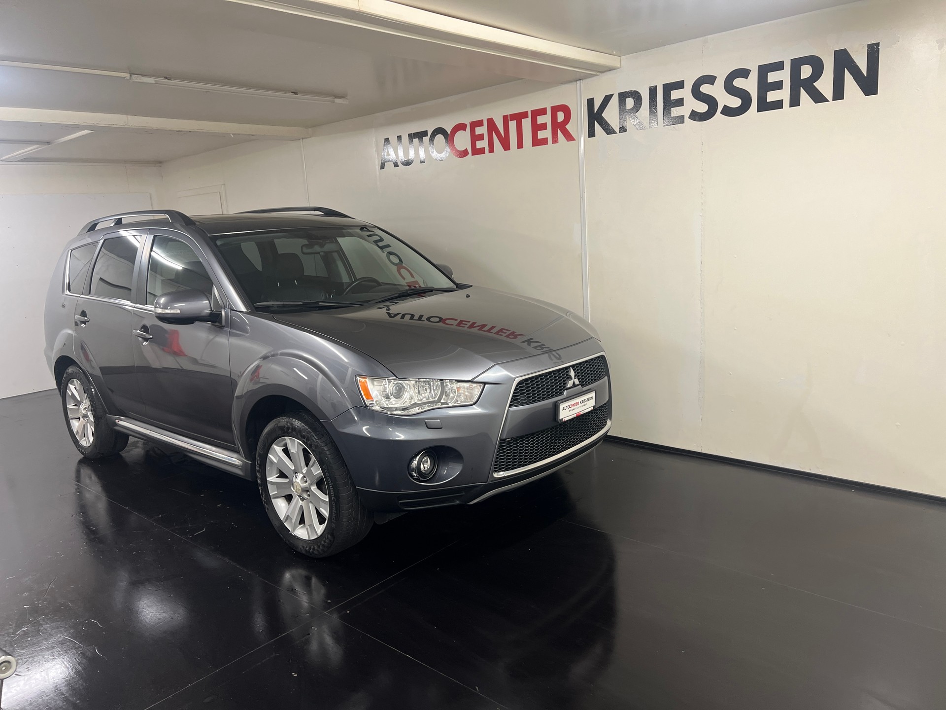 MITSUBISHI Outlander 2.2 DID Instyle 4WD TC-SST-image-2