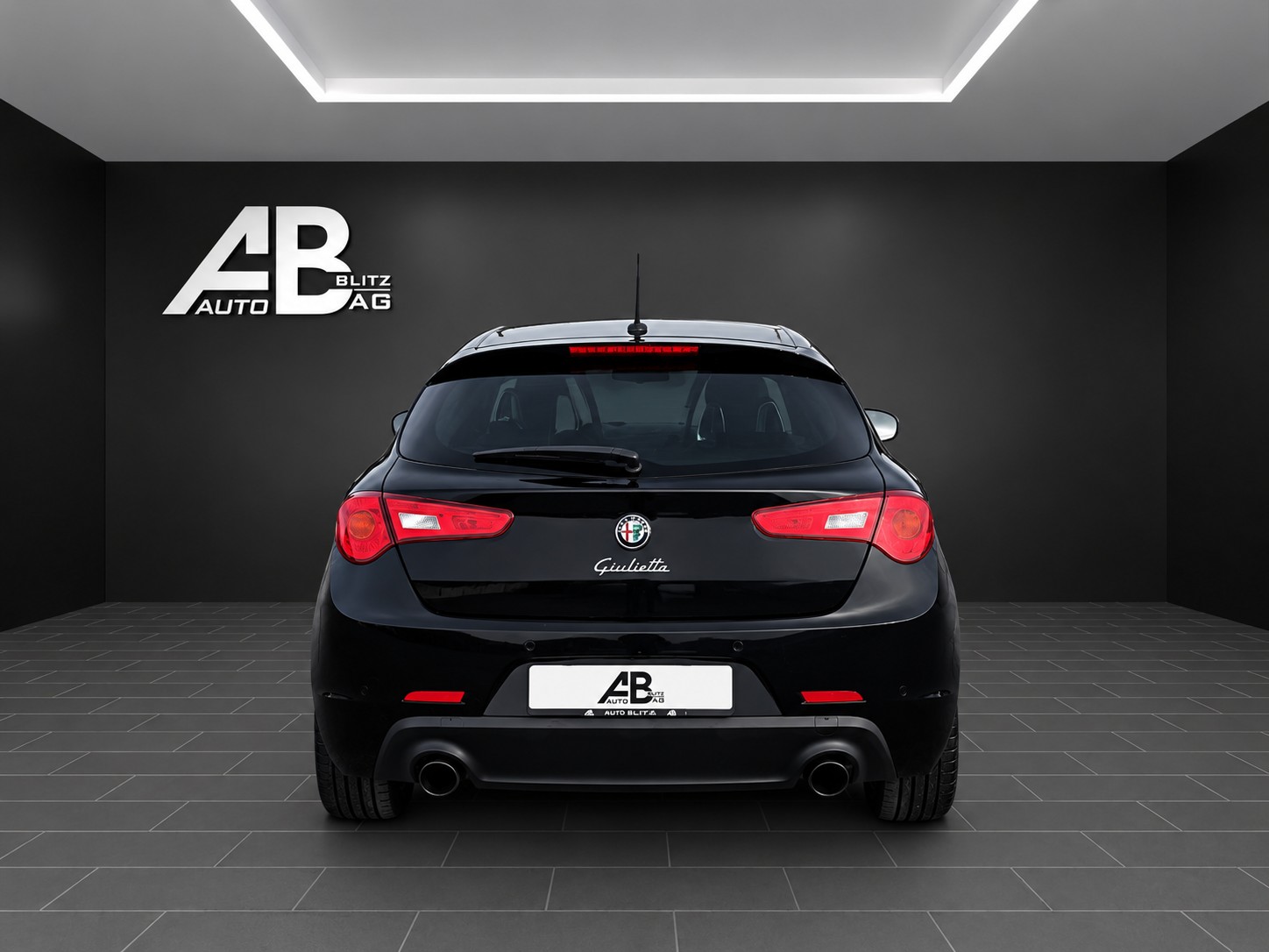 ALFA ROMEO Giulietta 1750 TBi Quadrifoglio Verde TCT mit 241 PS-image-2