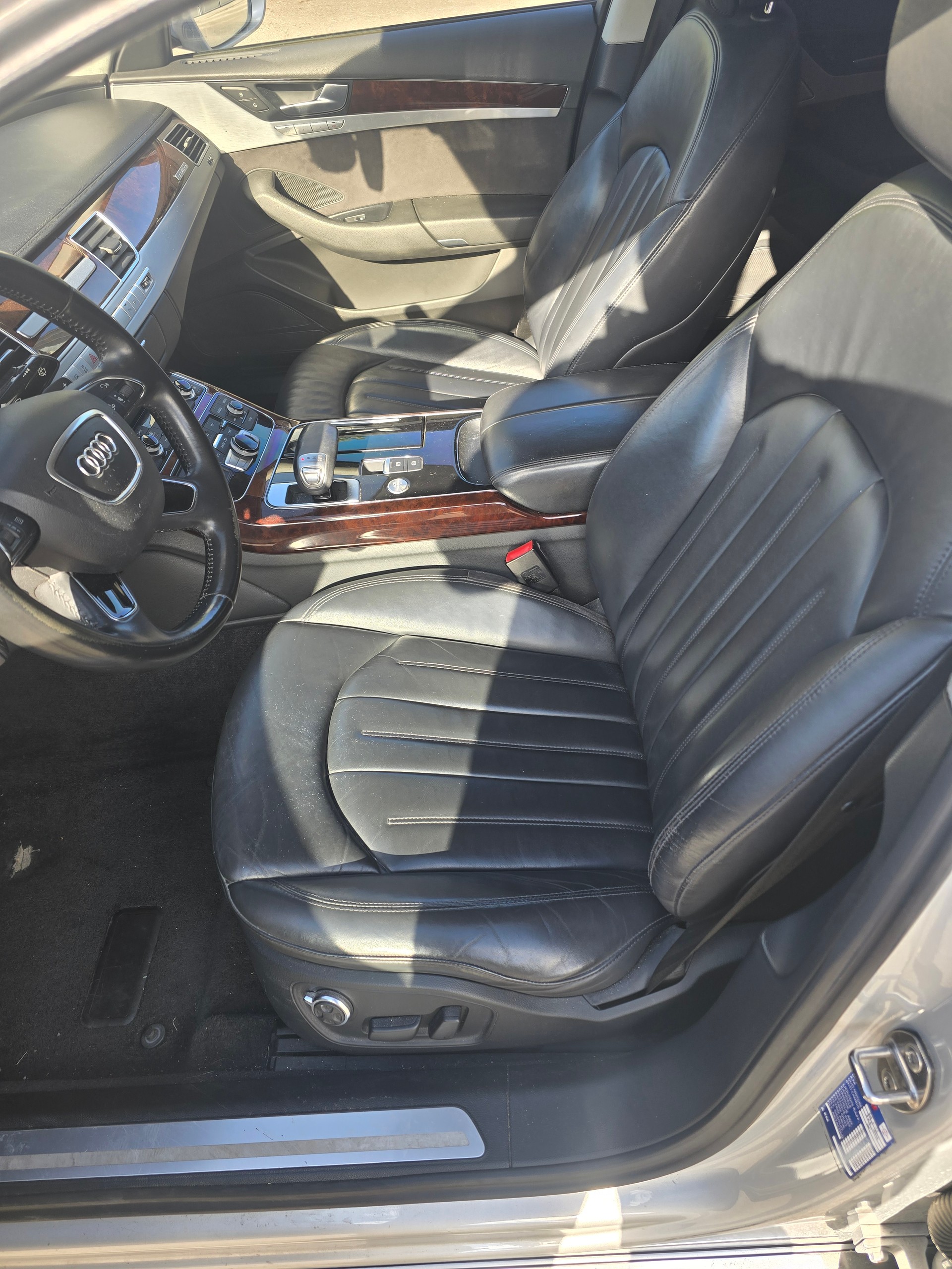 AUDI A8 3.0 TDI quattro tiptronic-image-13