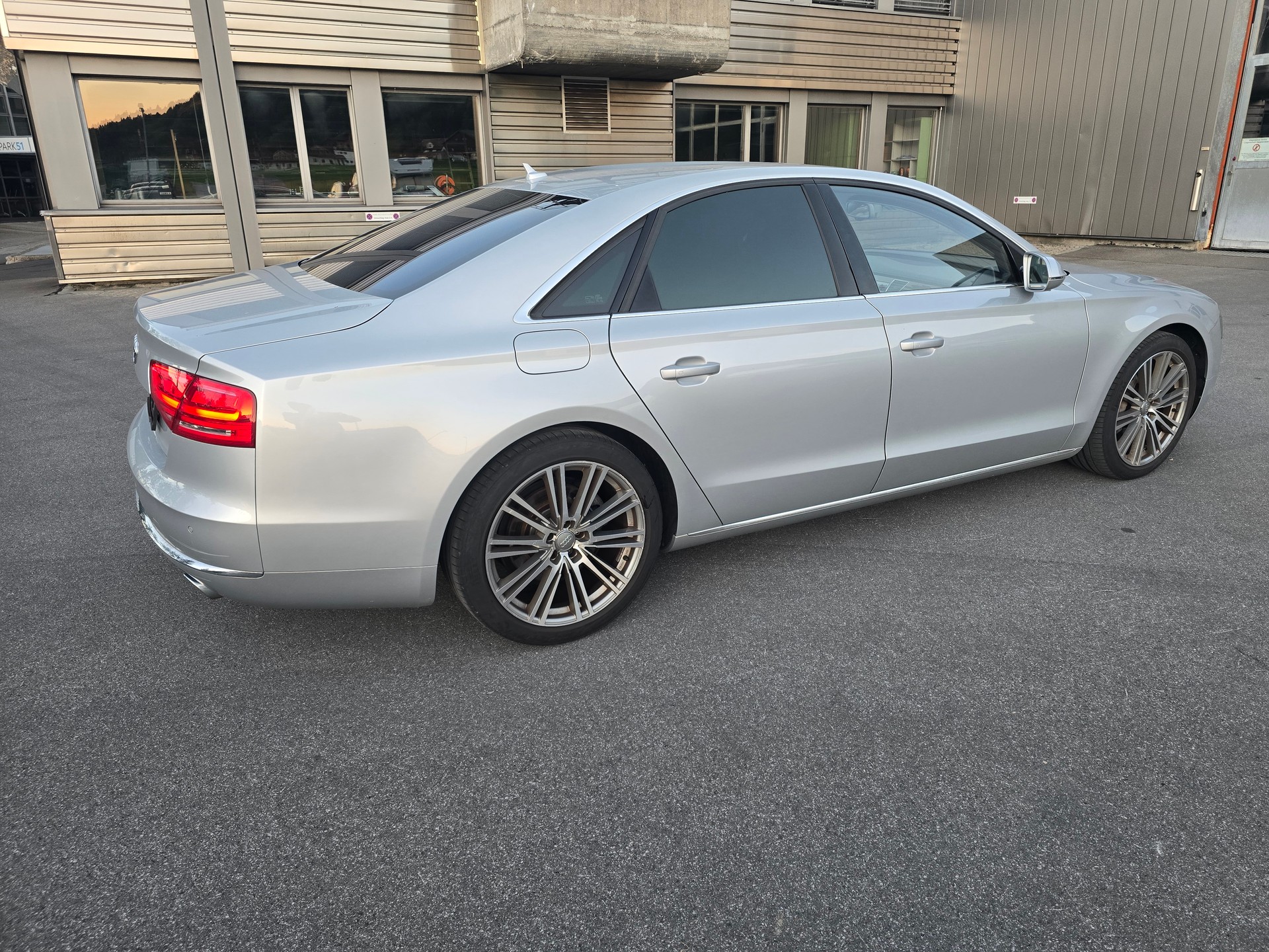 AUDI A8 3.0 TDI quattro tiptronic-image-7