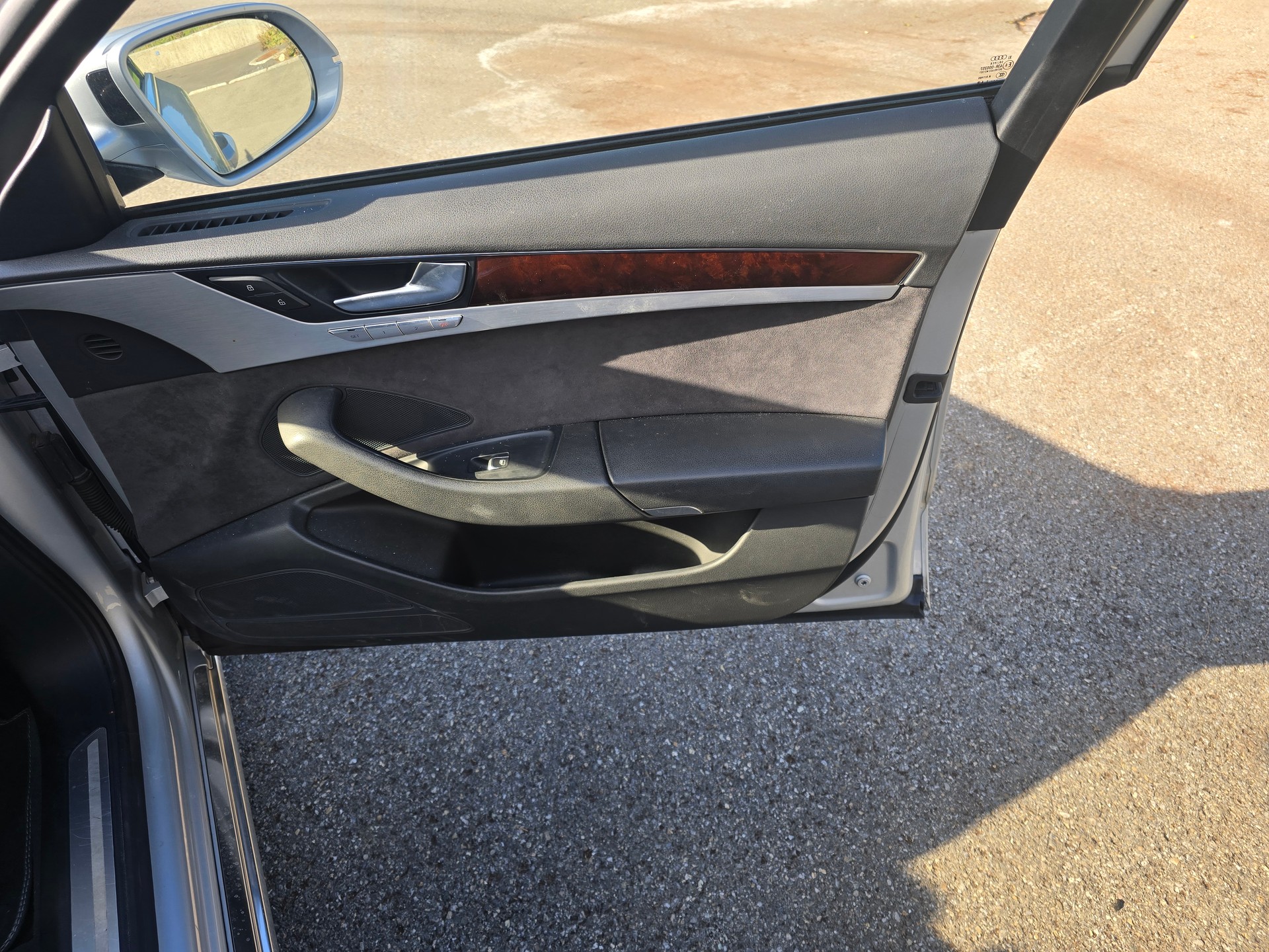 AUDI A8 3.0 TDI quattro tiptronic-image-14