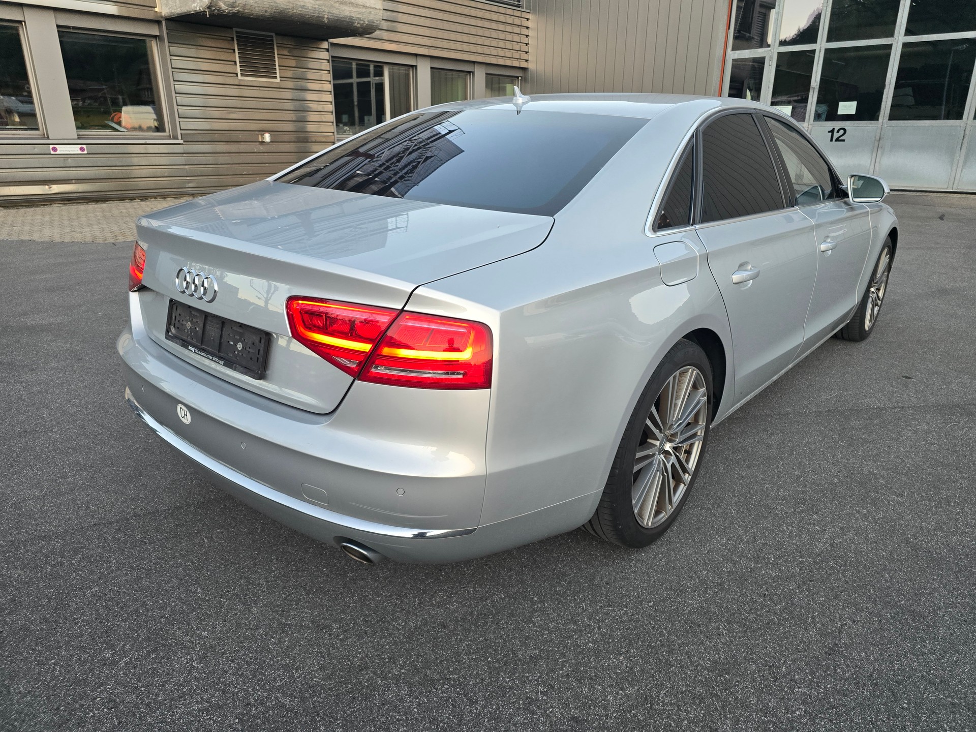 AUDI A8 3.0 TDI quattro tiptronic-image-5