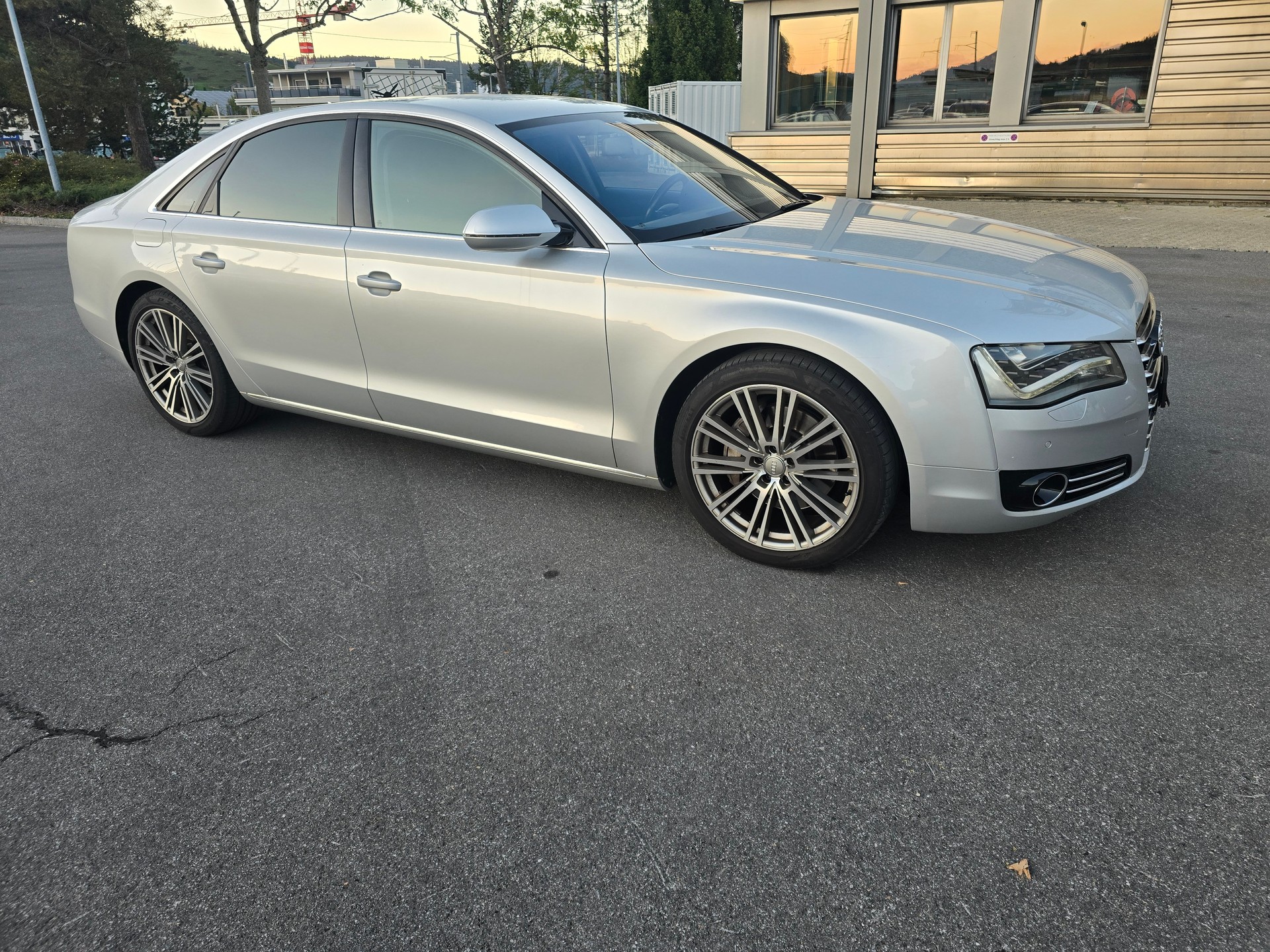 AUDI A8 3.0 TDI quattro tiptronic-image-8