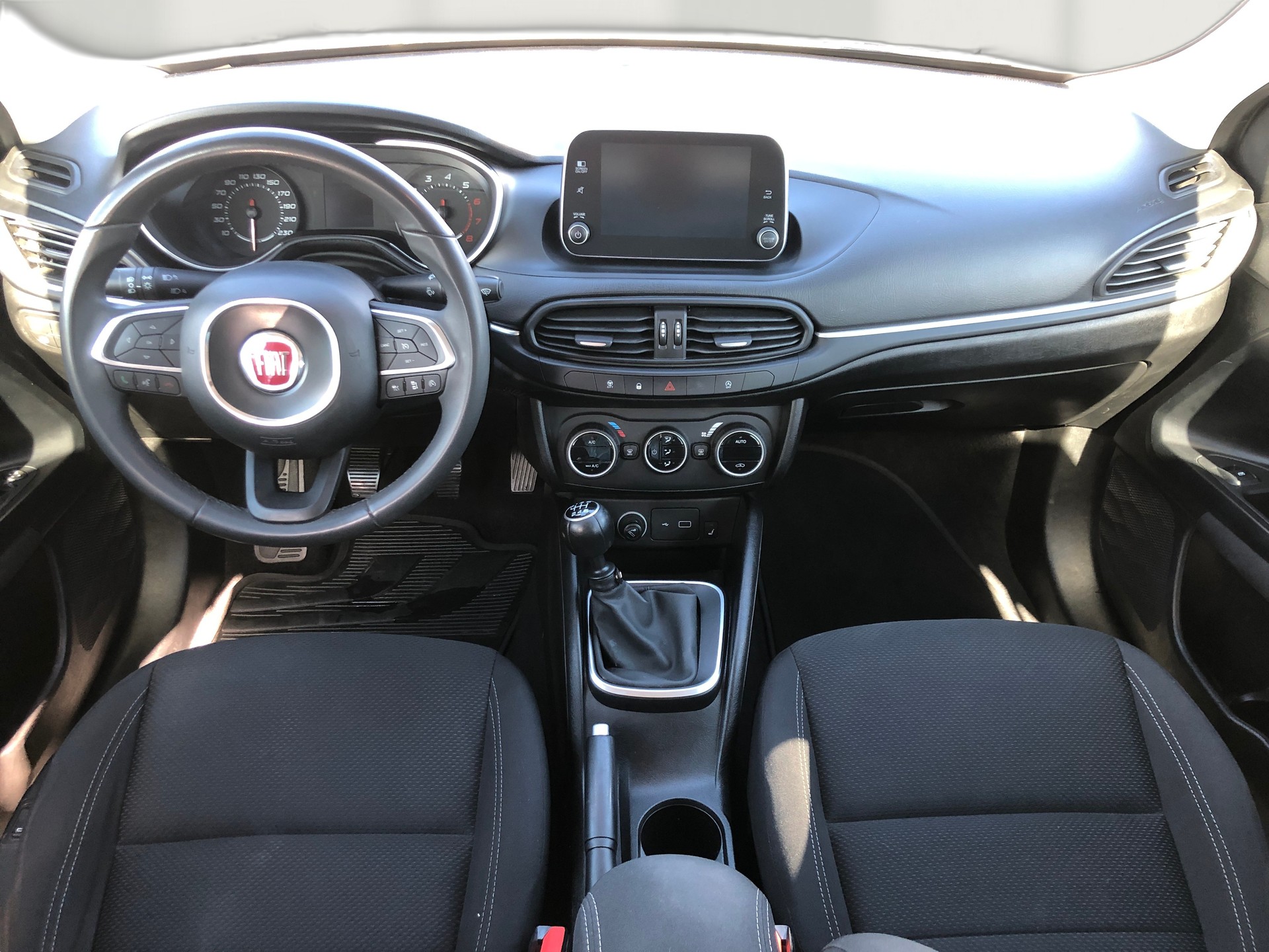 FIAT Tipo 1.4TJet Lounge-image-9