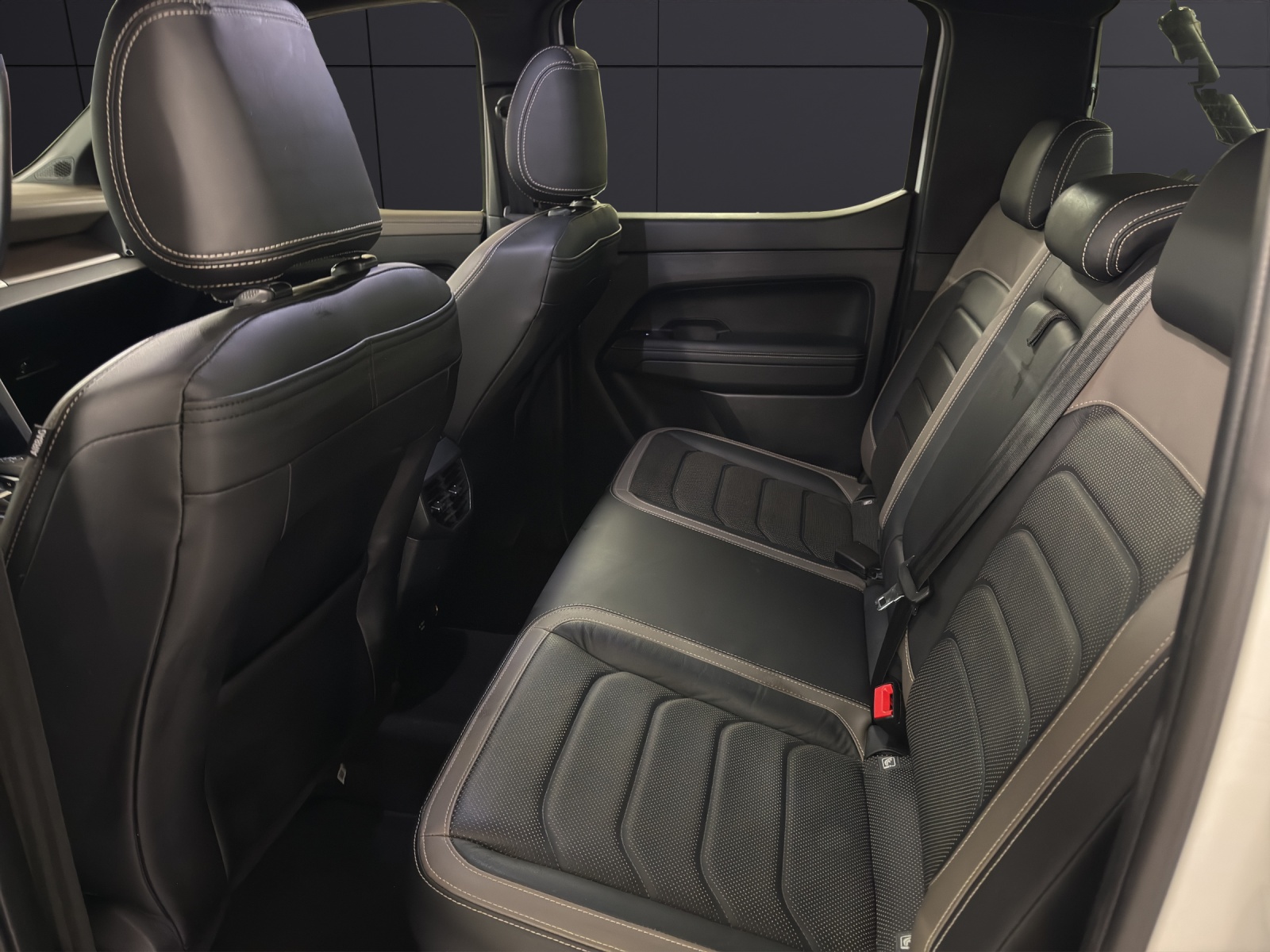 VW Amarok DKab. Pick-up 3.0 TDI 240 Style Winter 1 4m-image-14
