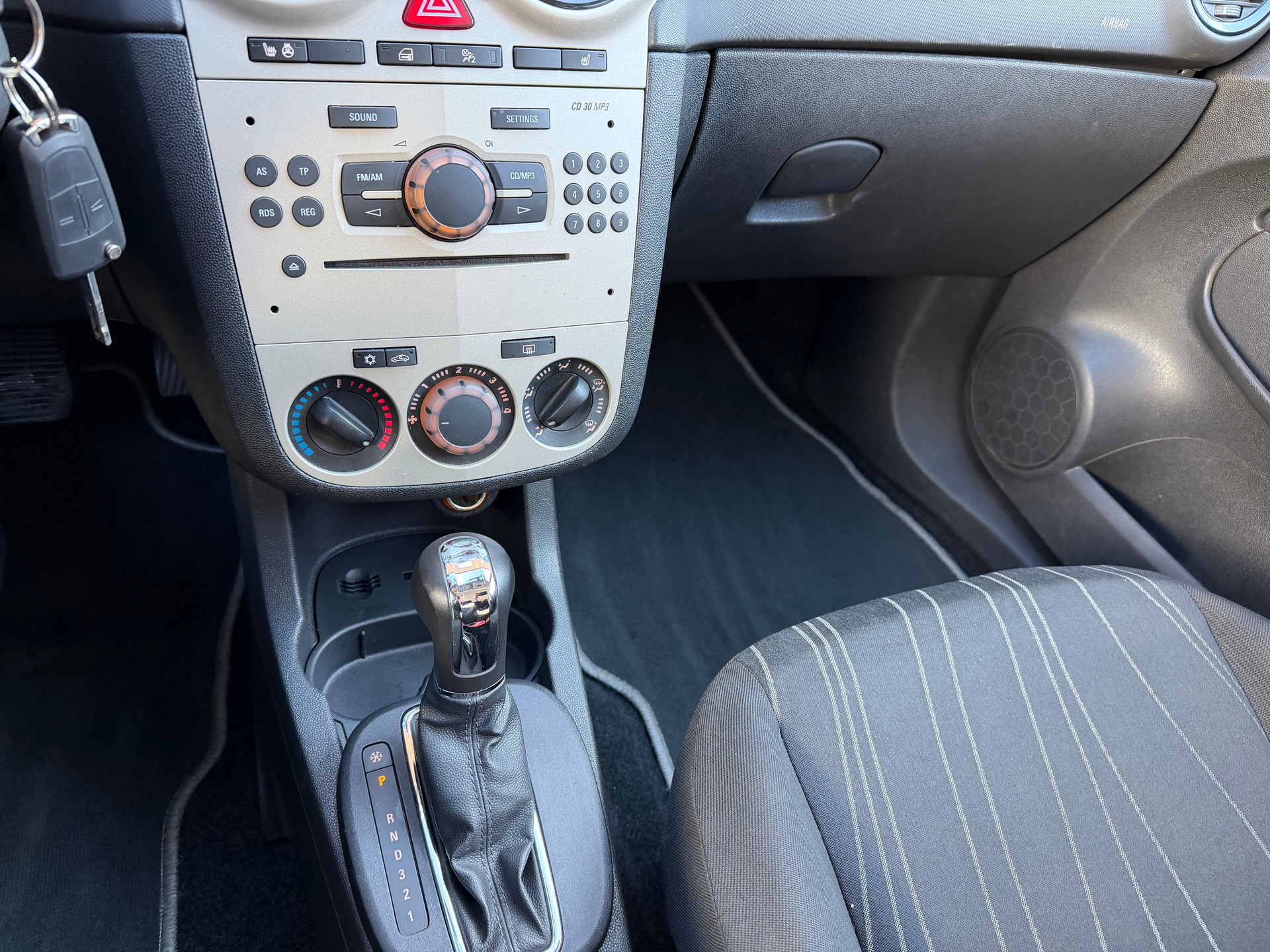 OPEL Corsa 1.4 TP Sport-image-8