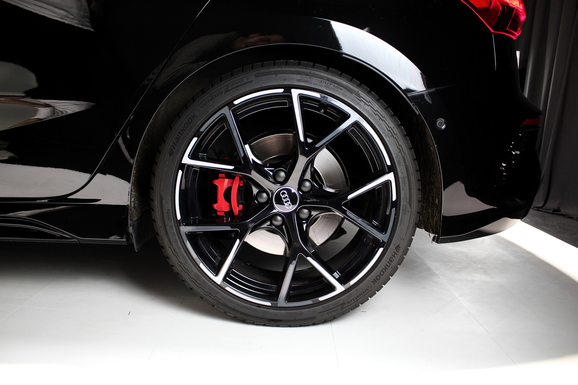 AUDI RS3 Sportback 2.5 TSI quattro S-tronic-image-8