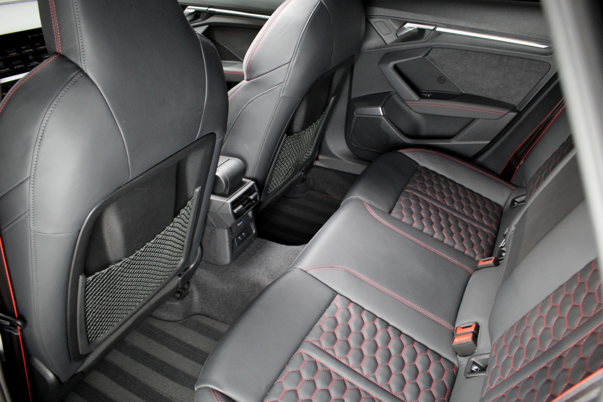 AUDI RS3 Sportback 2.5 TSI quattro S-tronic-image-11