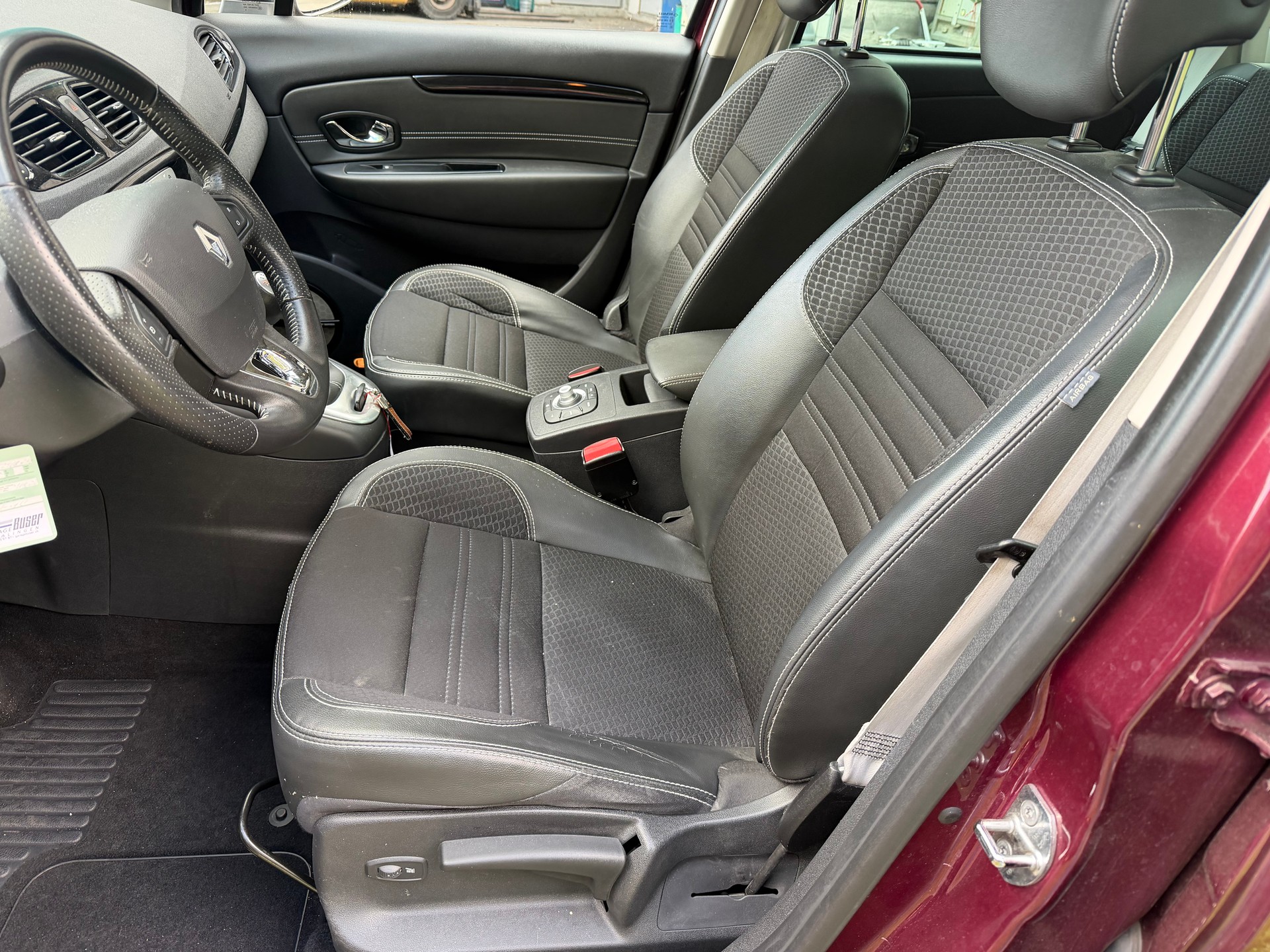RENAULT Scénic 1.2 16V Turbo Bose-image-7