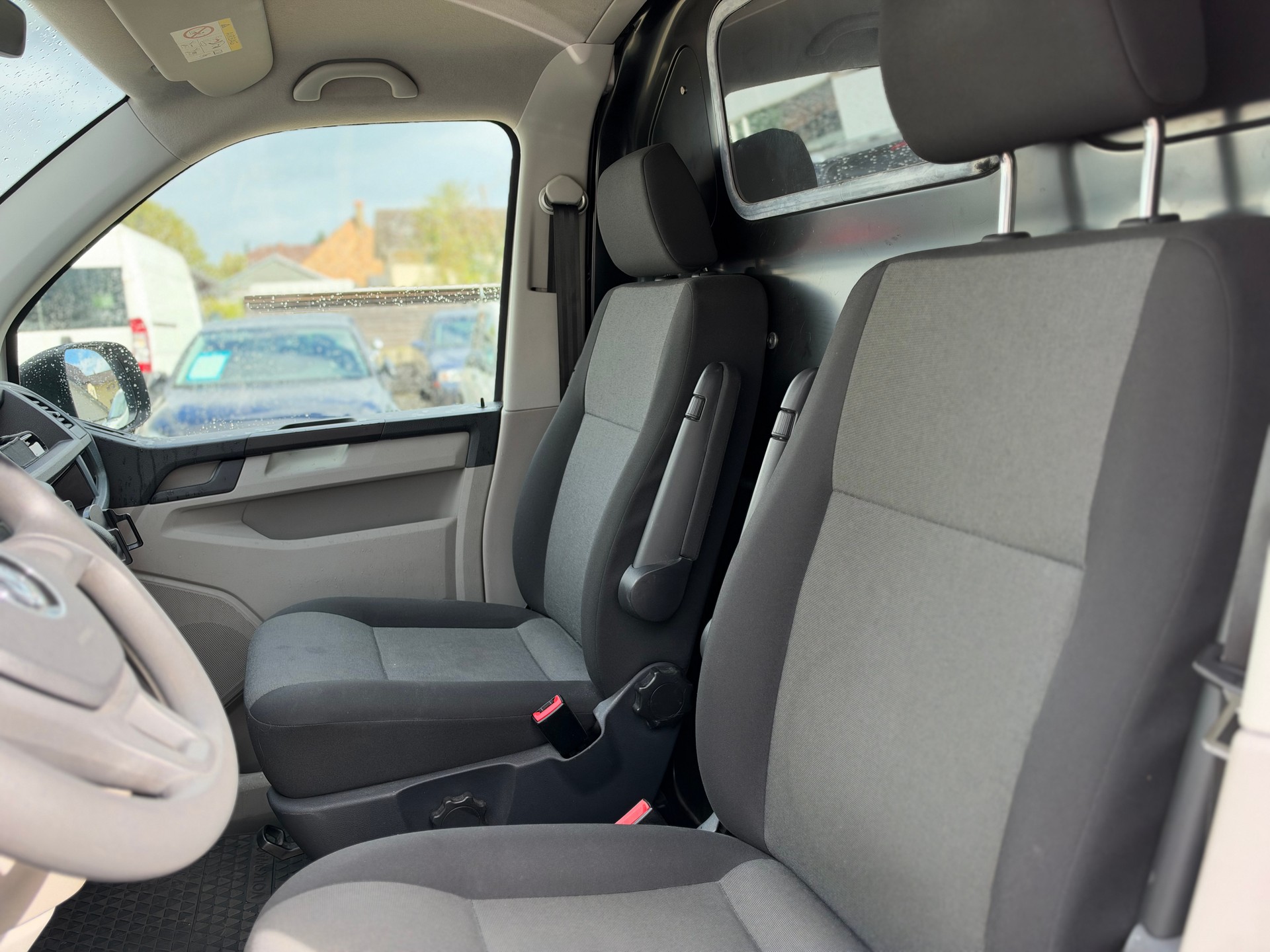 VW T6 2.0 TDI DSG-image-12
