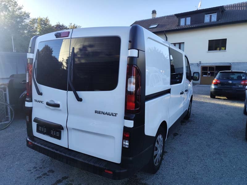 RENAULT Trafic 2.0 ENERGY dCi145 3.0t Business L1H1 A-image-5