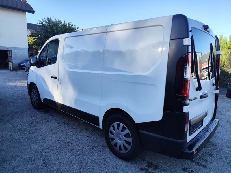 RENAULT Trafic 2.0 ENERGY dCi145 3.0t Business L1H1 A-image-3