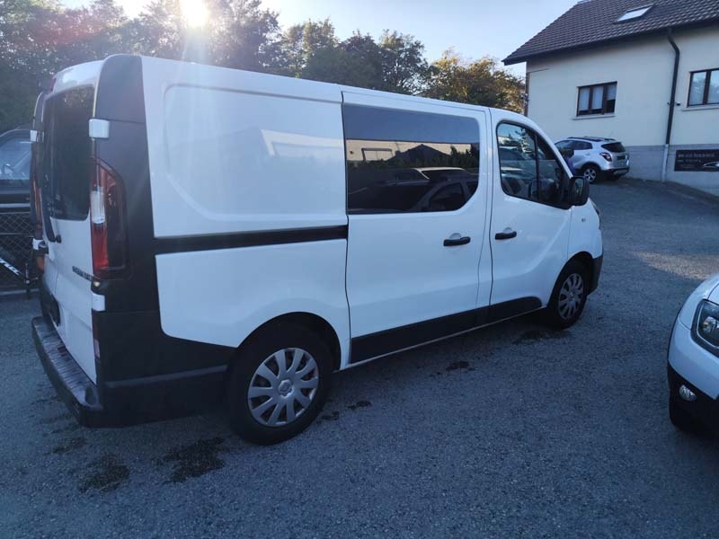 RENAULT Trafic 2.0 ENERGY dCi145 3.0t Business L1H1 A-image-6
