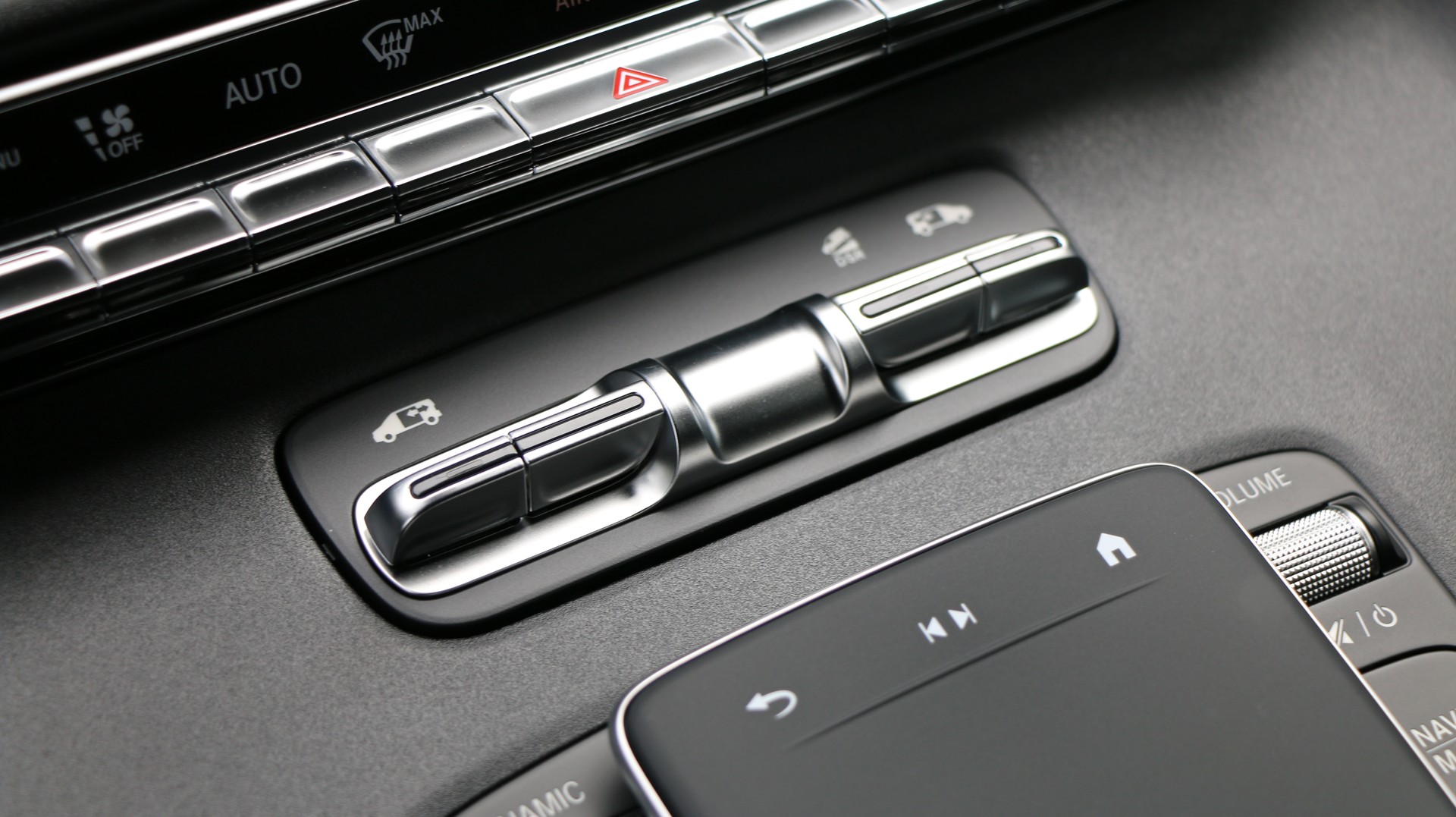 MERCEDES-BENZ V 300 d AVANTGARDE 3200mm K-image-17