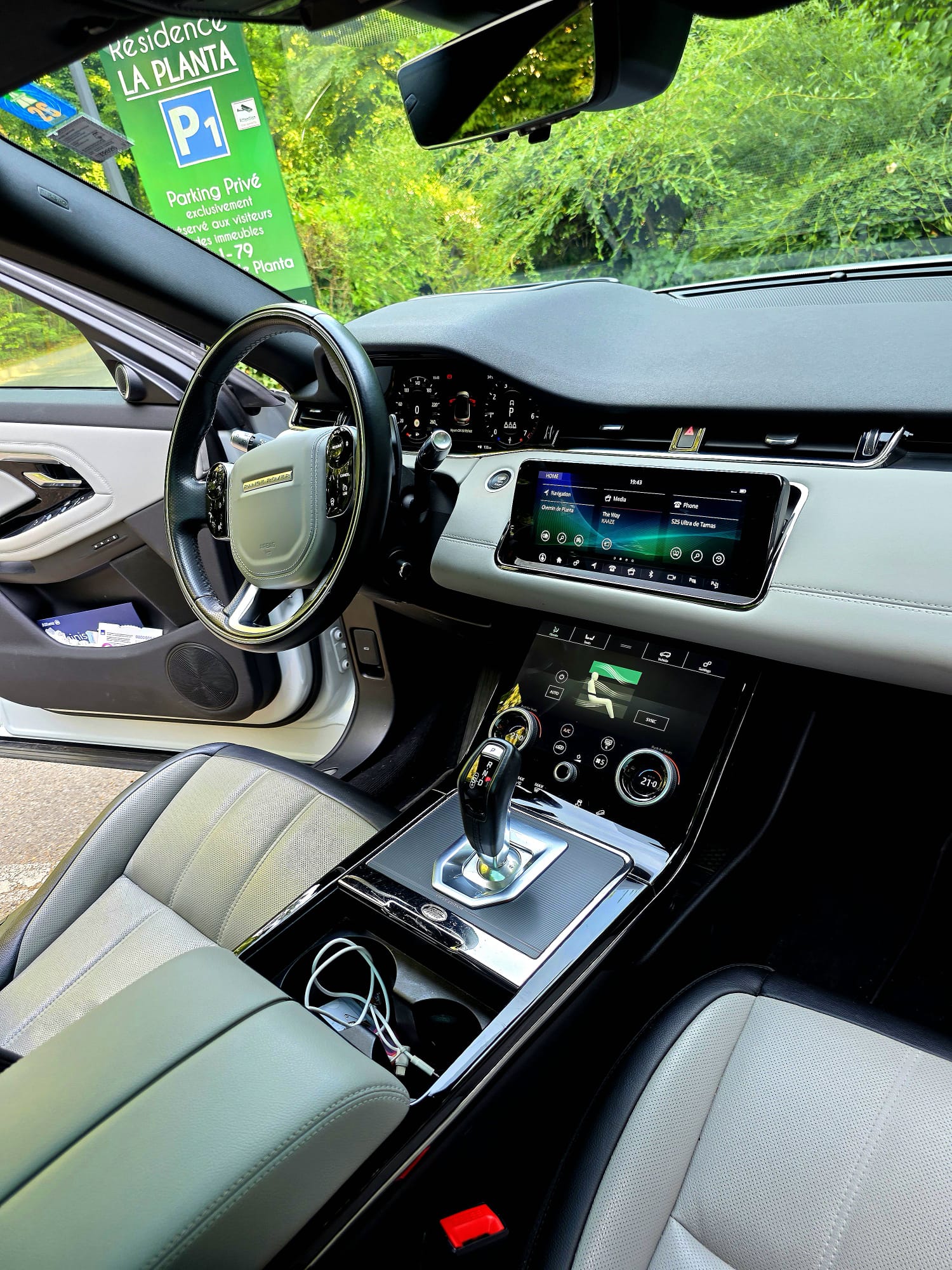 LAND ROVER 2.0 T 250 First Edition-image-3
