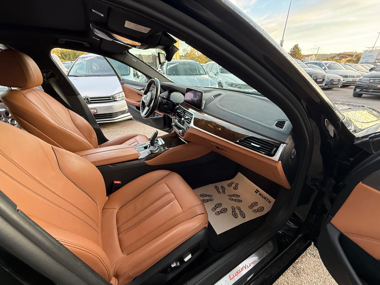BMW 530i xDrive Touring Luxury Line Steptronic-image-7
