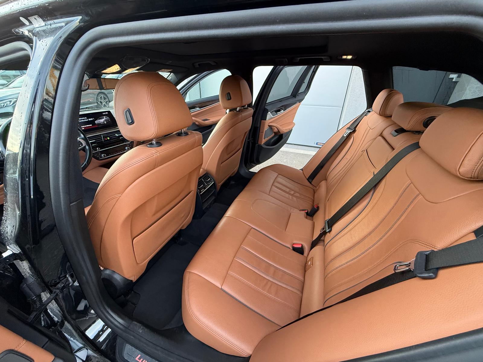 BMW 530i xDrive Touring Luxury Line Steptronic-image-9