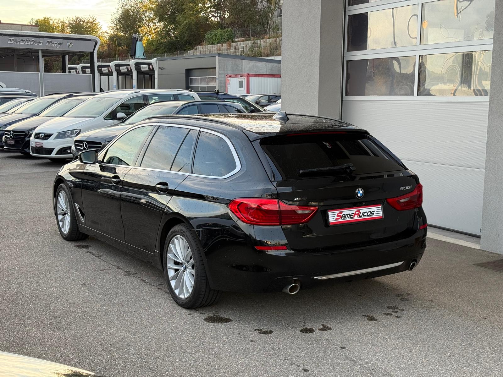 BMW 530i xDrive Touring Luxury Line Steptronic-image-3