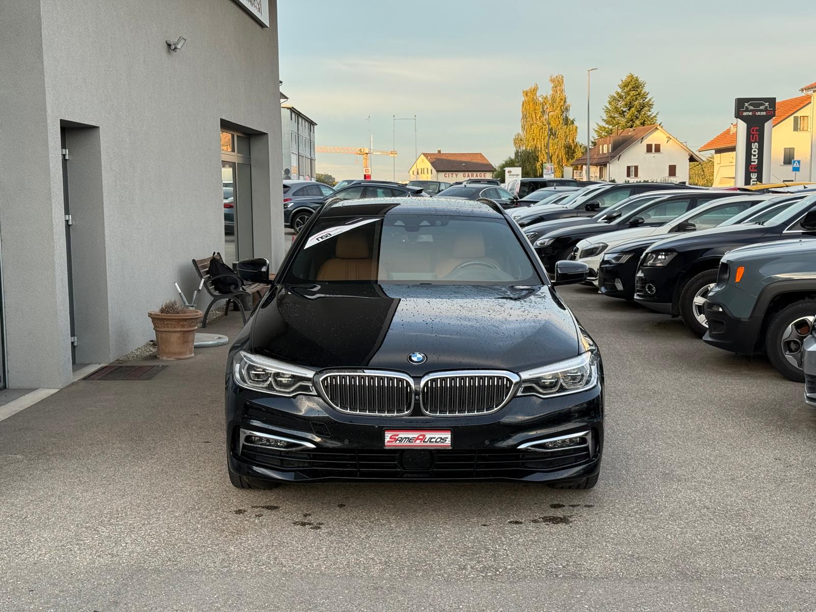 BMW 530i xDrive Touring Luxury Line Steptronic-image-5