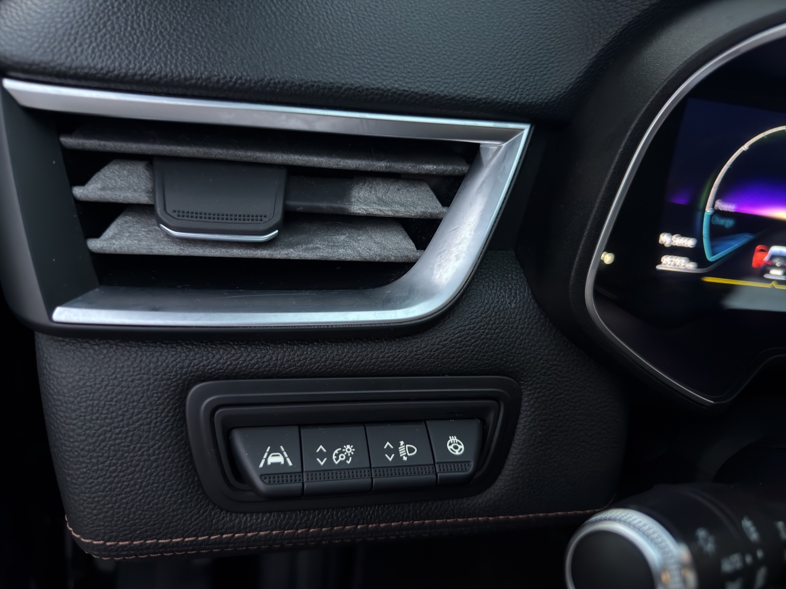 RENAULT Clio 1.6 E-Tech Intens-image-24