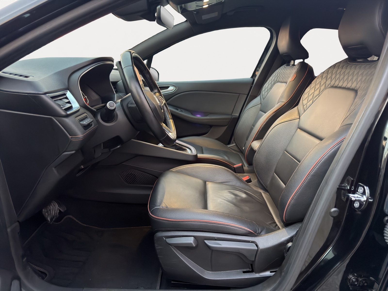 RENAULT Clio 1.6 E-Tech Intens-image-8