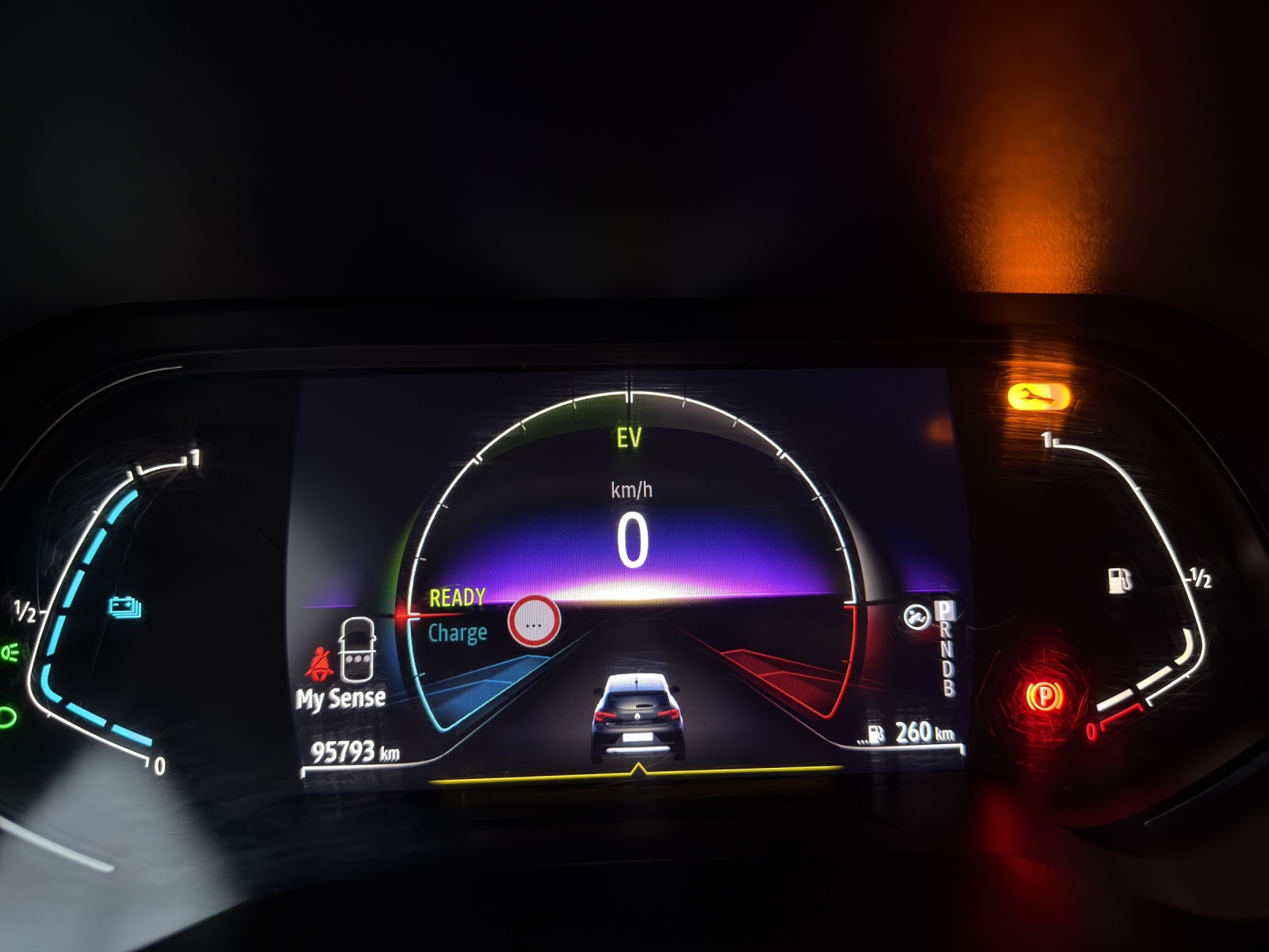RENAULT Clio 1.6 E-Tech Intens-image-21