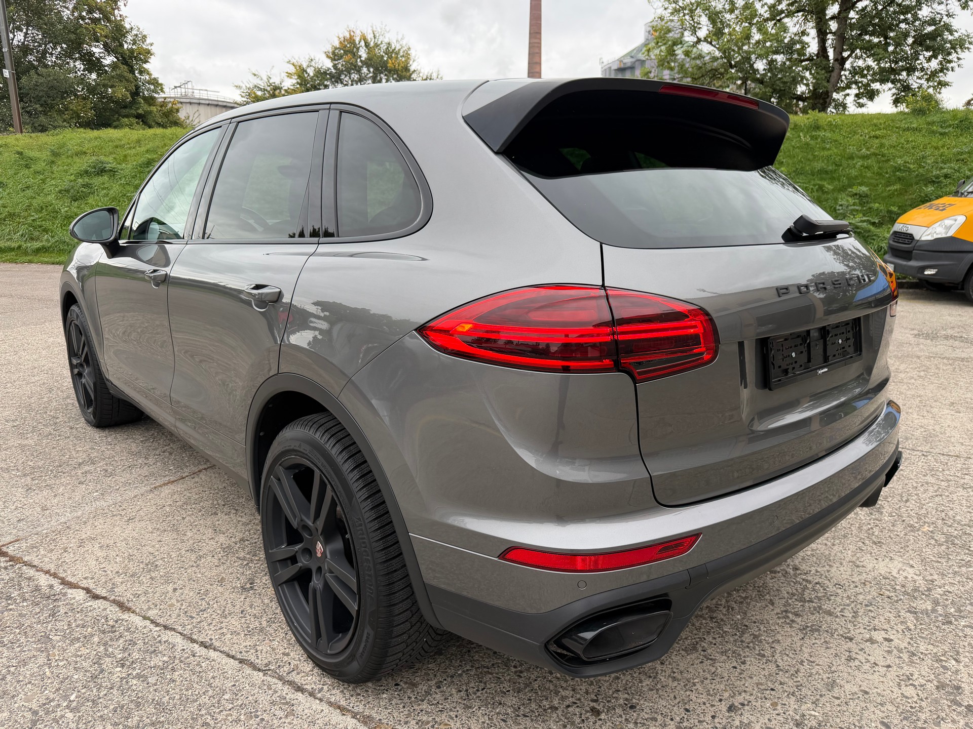 PORSCHE Cayenne Diesel-image-2