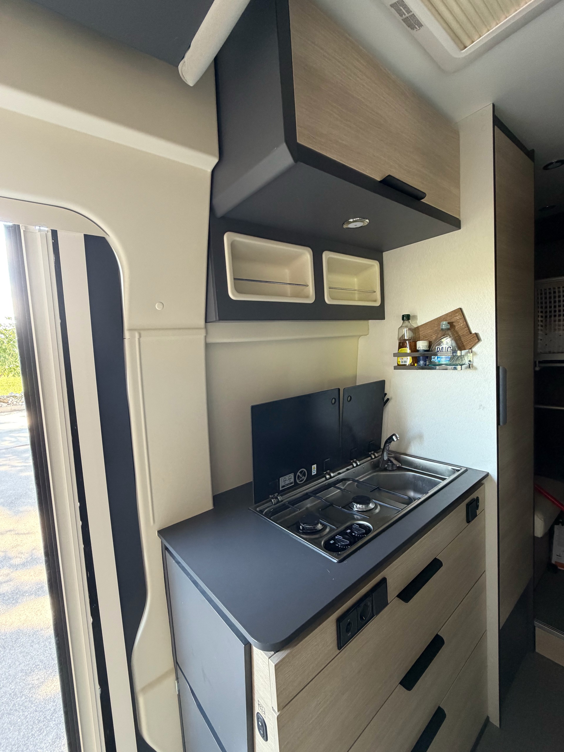 DREAMER Camper Five-image-1