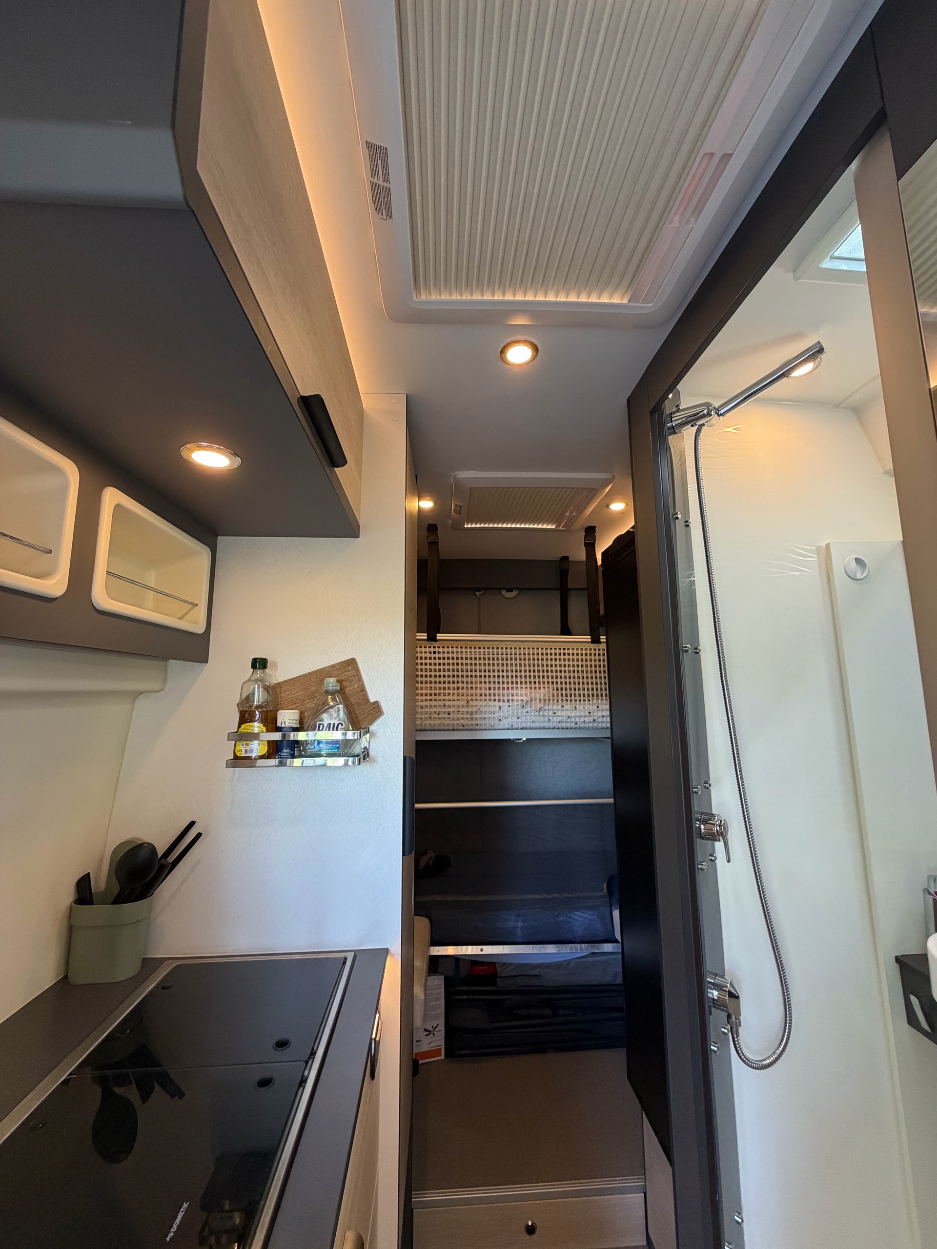DREAMER Camper Five-image-5