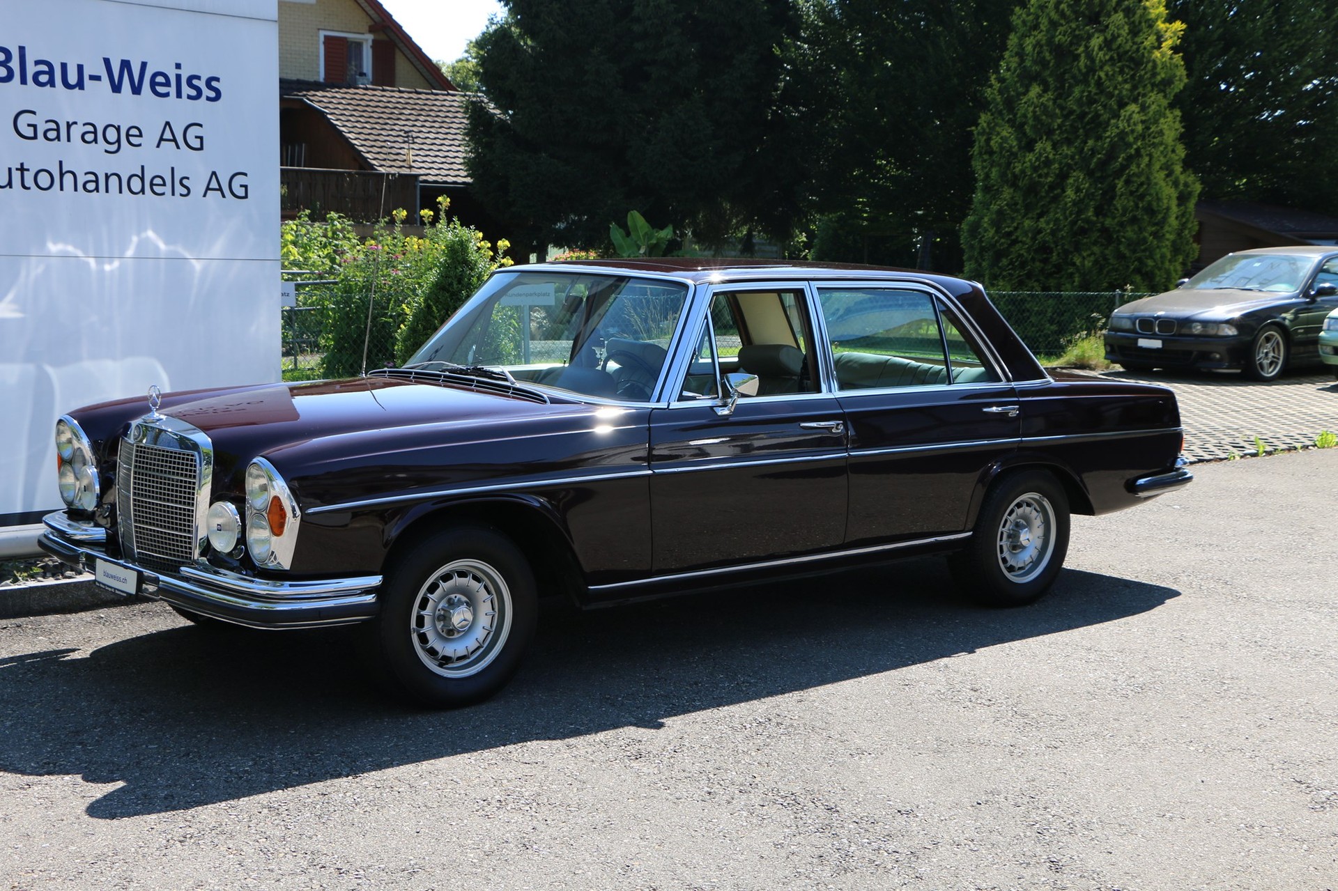 MERCEDES-BENZ 300 SEL-showroom-element-2