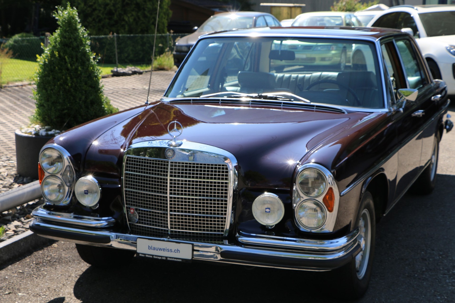 MERCEDES-BENZ 300 SEL-showroom-element-3
