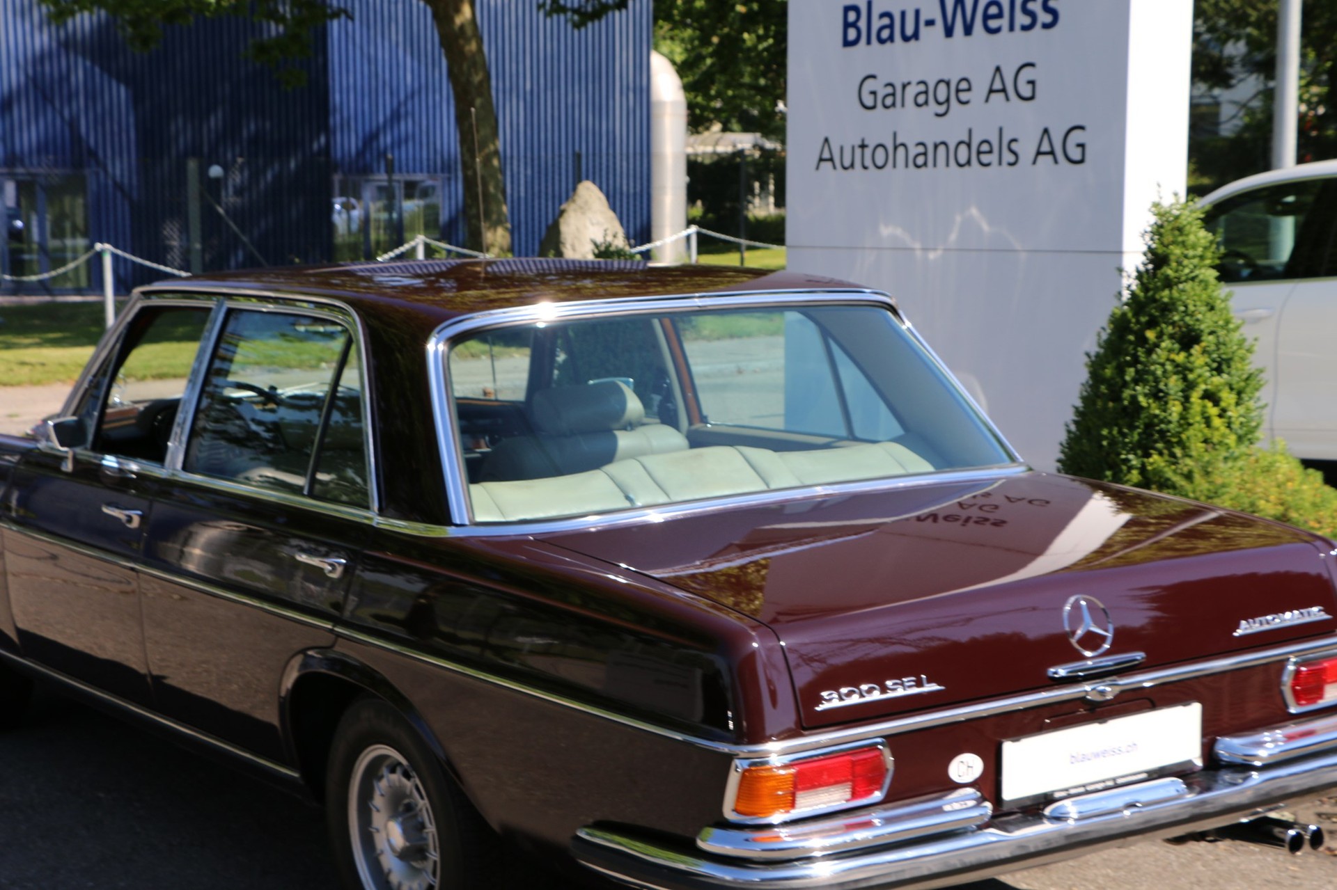 MERCEDES-BENZ 300 SEL-image-6