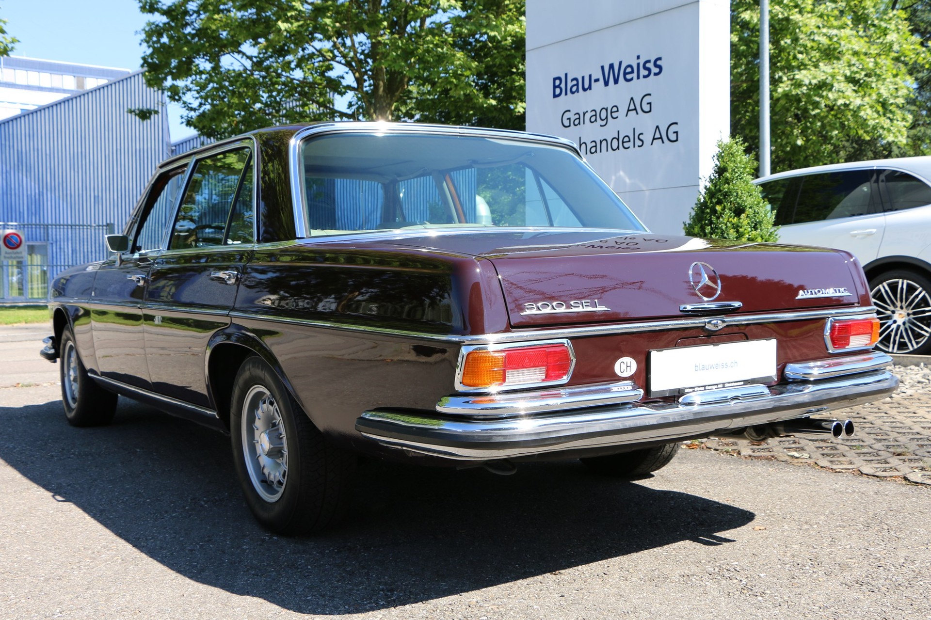 MERCEDES-BENZ 300 SEL-image-7