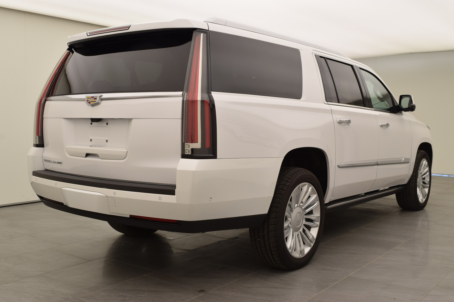 CADILLAC Escalade 6.2 ESV Platinum-image-4
